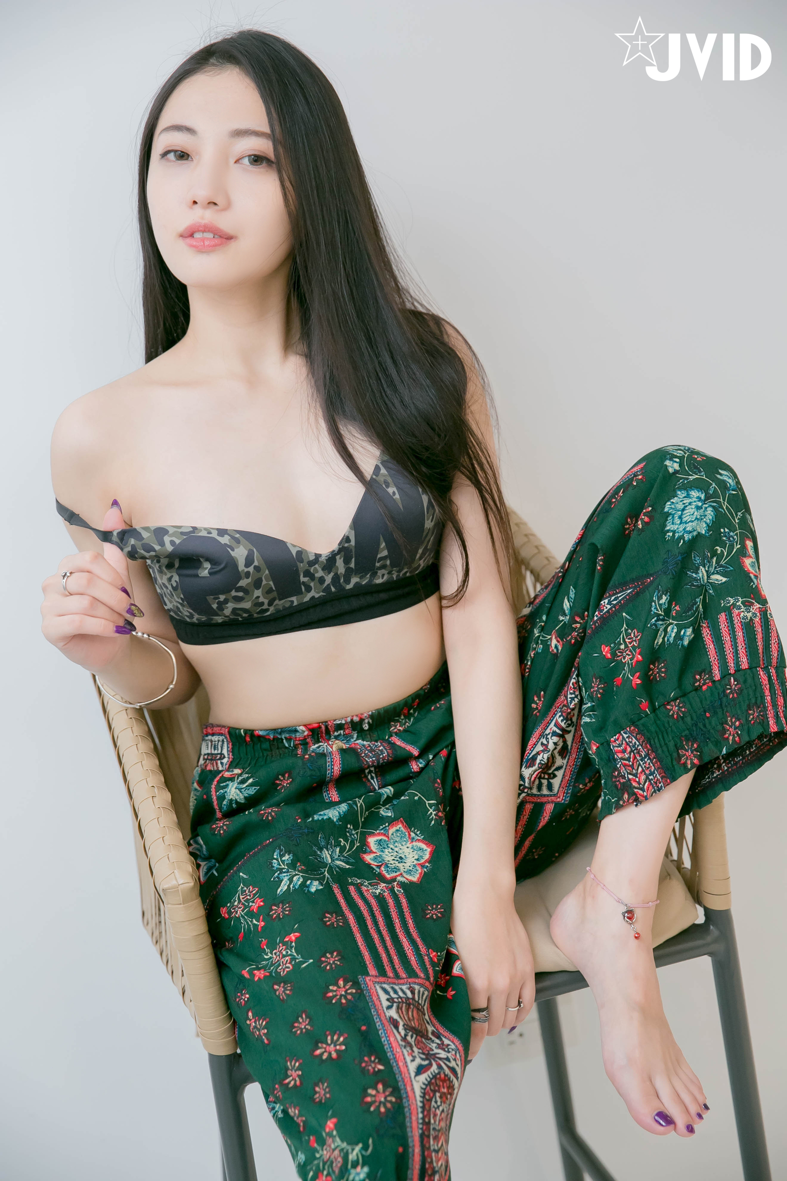 [JVID] 夏暮光 – 私底下穿著就讓人喜歡的性格美女