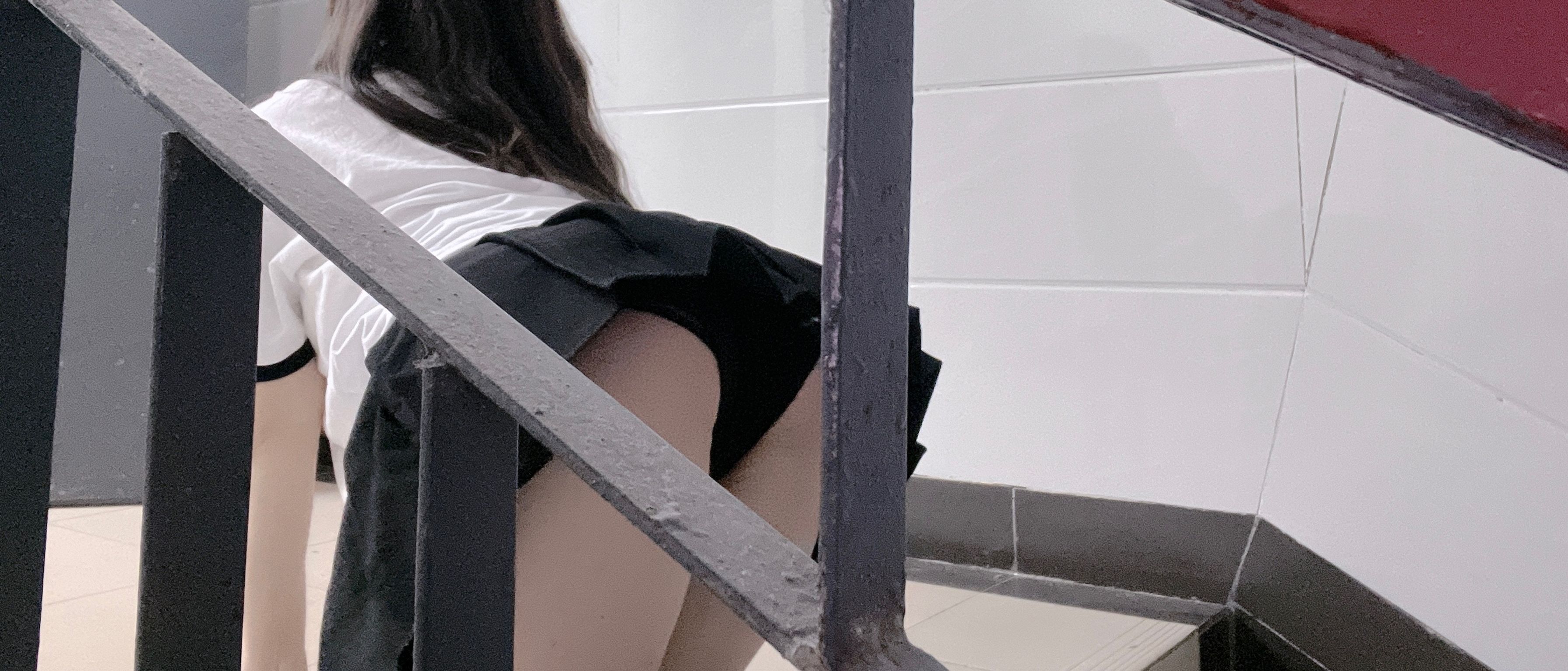 小坦克型女大学： 户外露出 漂亮学生妹私下极度反差 性瘾小母狗