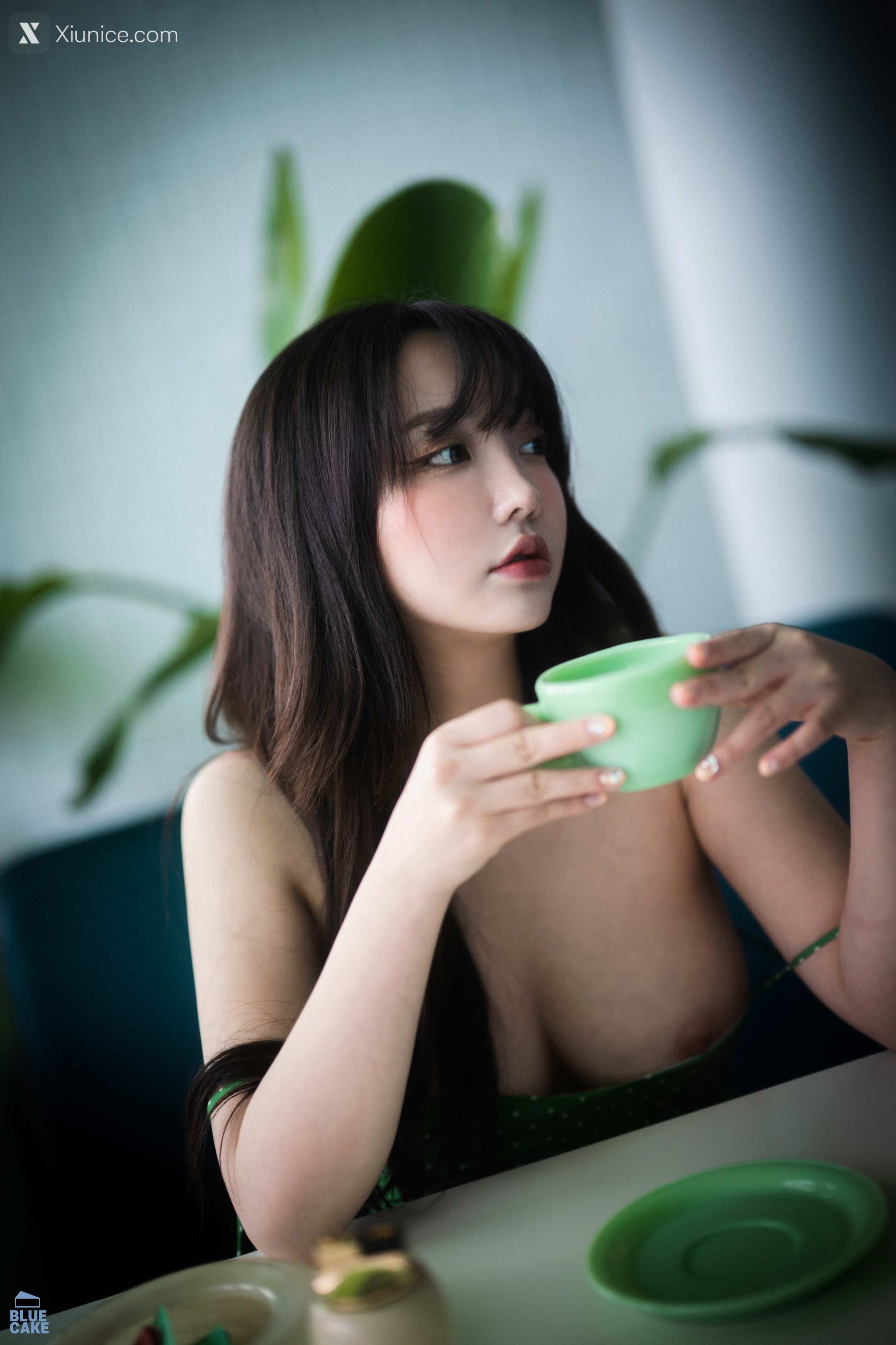 BLUECAKE Son Ye-Eun (손예은) – Nothing RED 4K