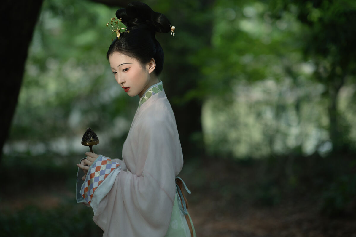 YiTuYu艺图语 Vol.10483 Qi E Rong Rong