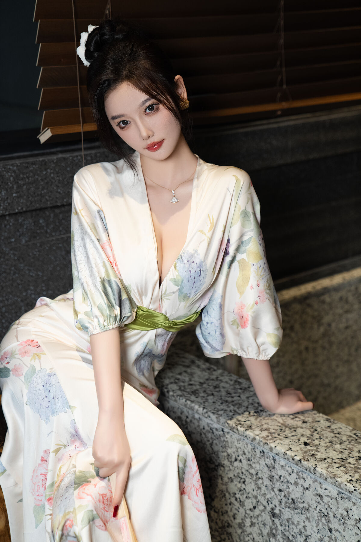 内购无水印 Yang Chen Chen 杨晨晨Yome - 秀人网模特 红色情趣 Part01