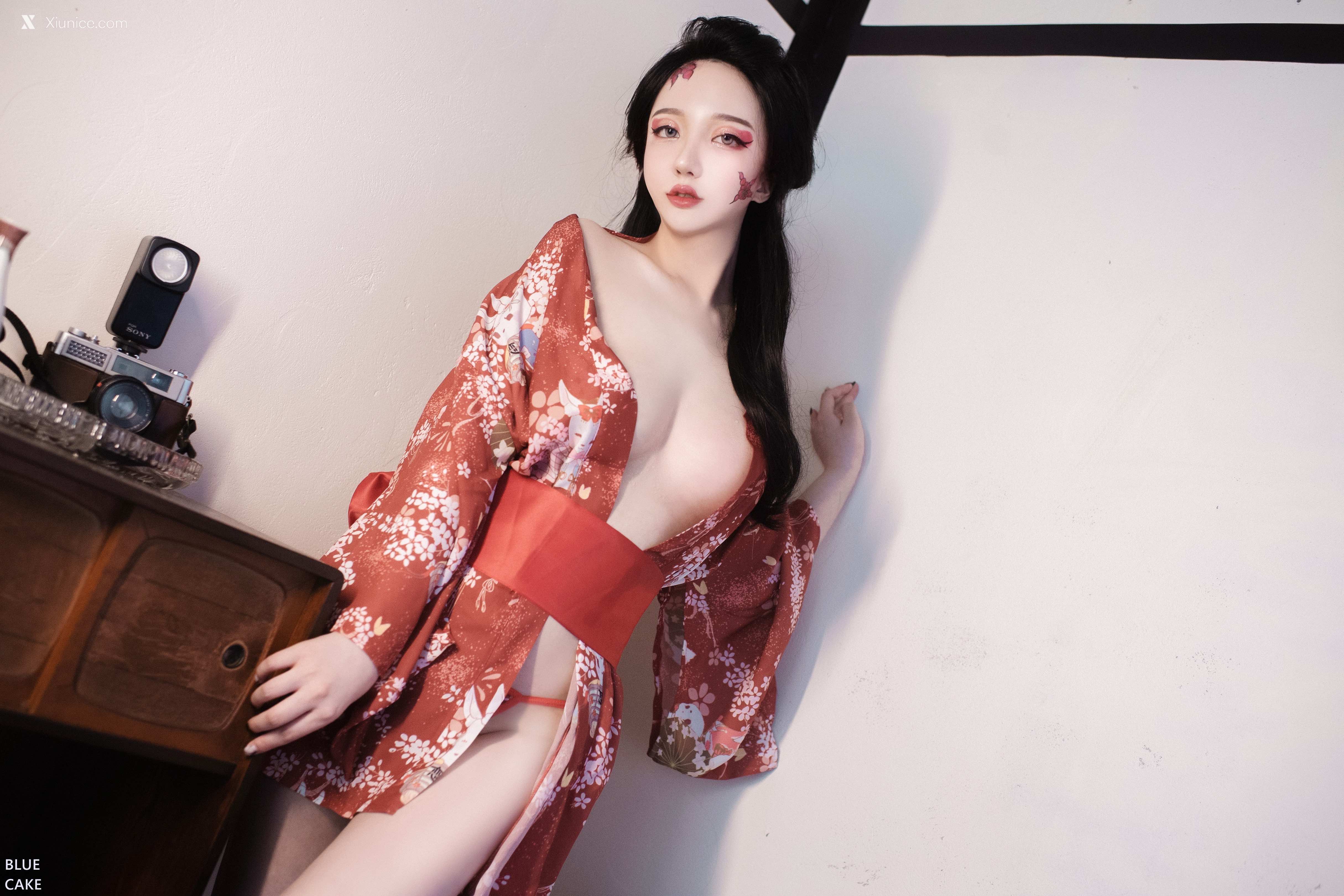 BLUECAKE Son Ye-Eun (손예은) – RED ONI 4K