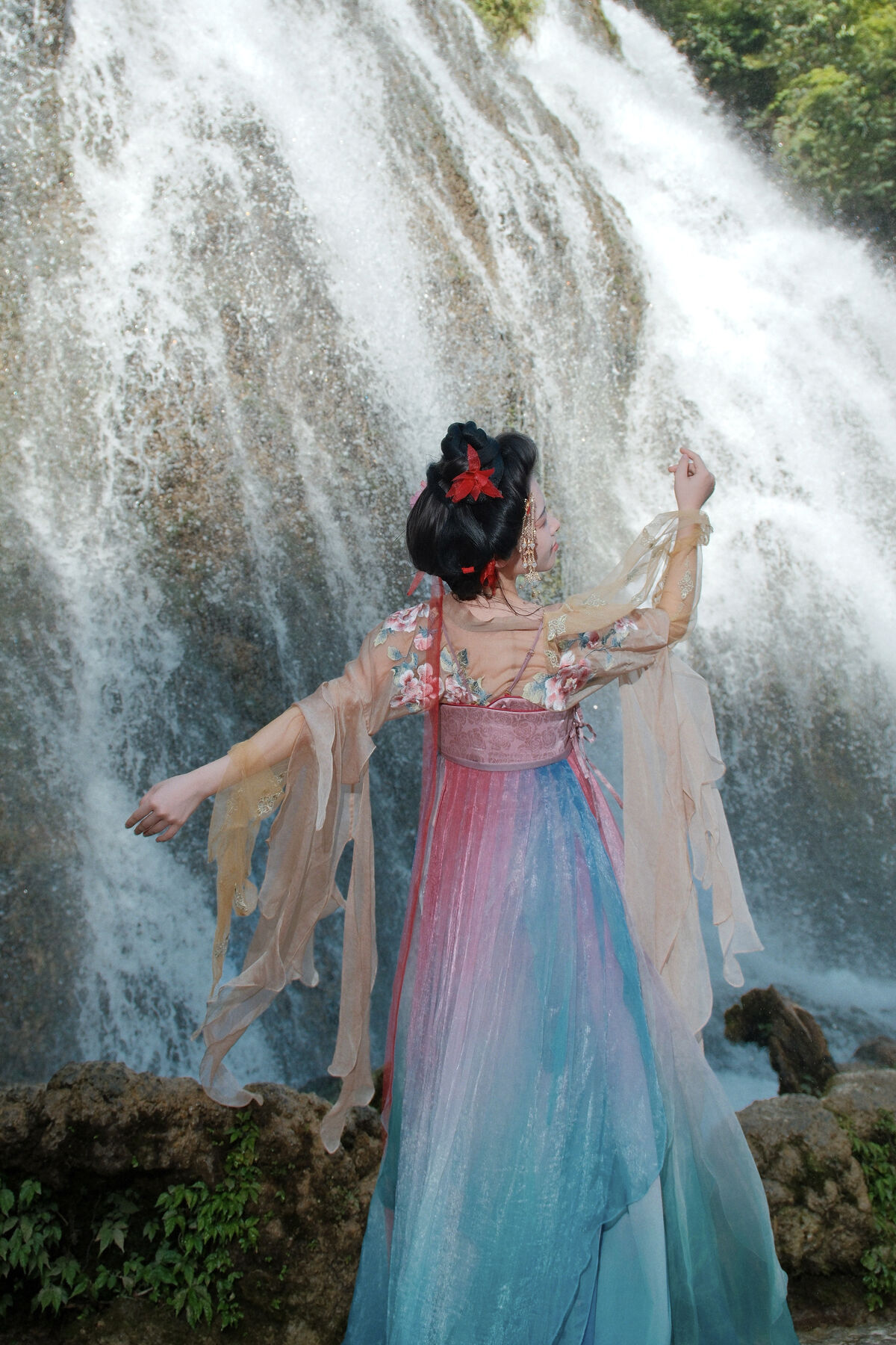 YiTuYu艺图语 Vol.10541 Yi Xin