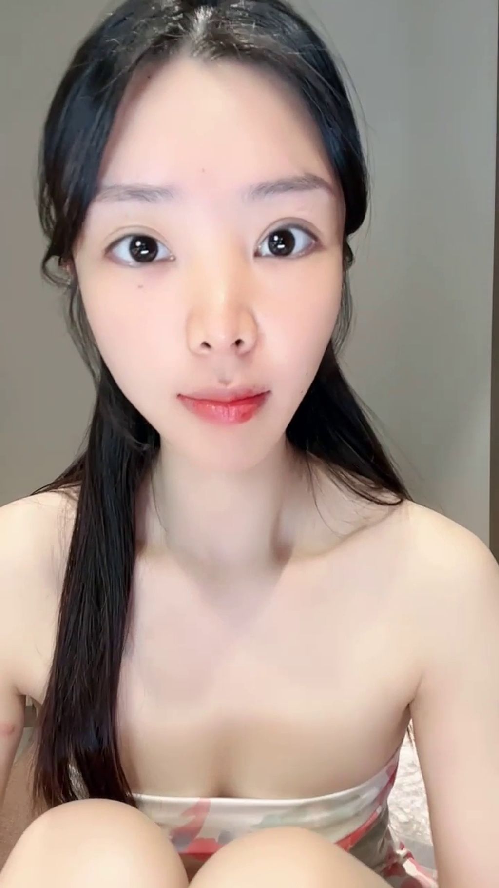 小爱： 舞蹈系气质女神 妖娆热舞 激烈喷水