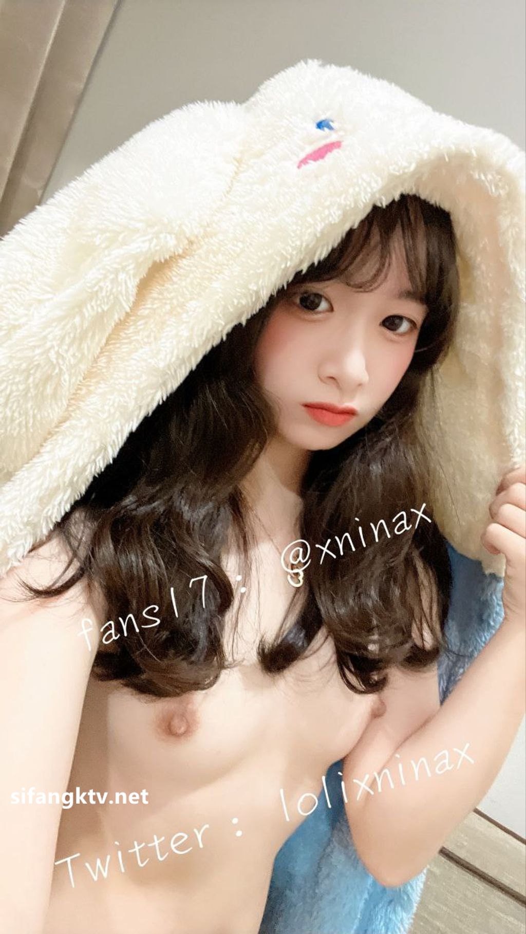 lolixnixax(小只马妮娜): 超级可爱的双马尾福利姬 #01 230 lolixnixax(小只马妮娜): 超级可爱的双马尾福利姬 #01