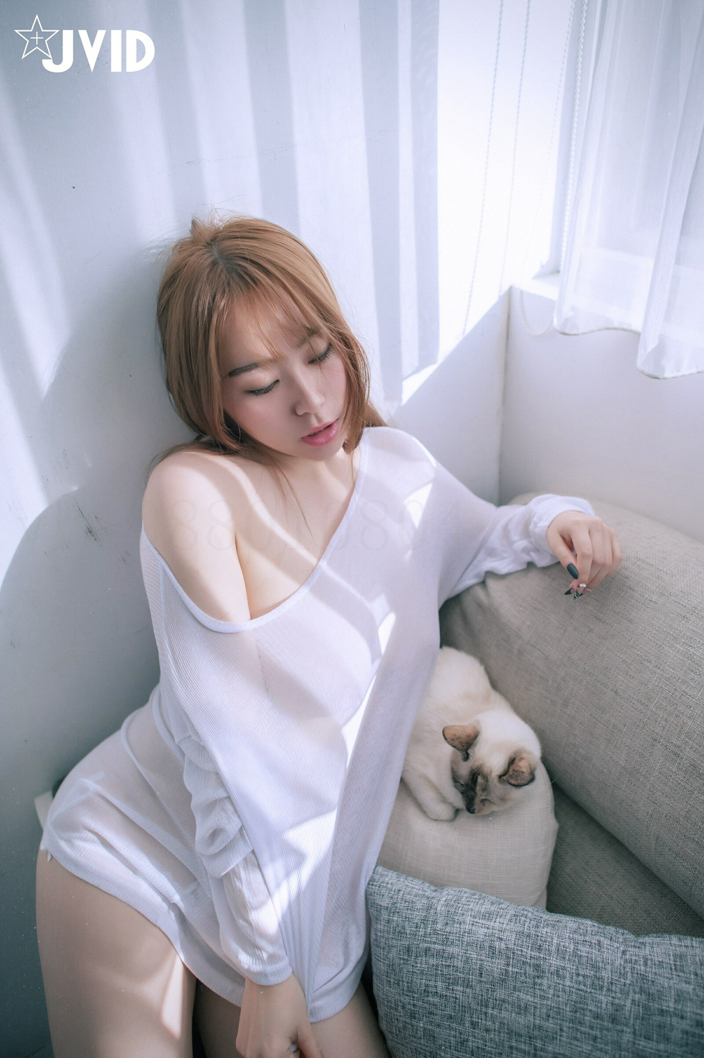 [JVID] Julie藏獒 – H罩杯巨乳藏獒，回國後的性感絕美首發