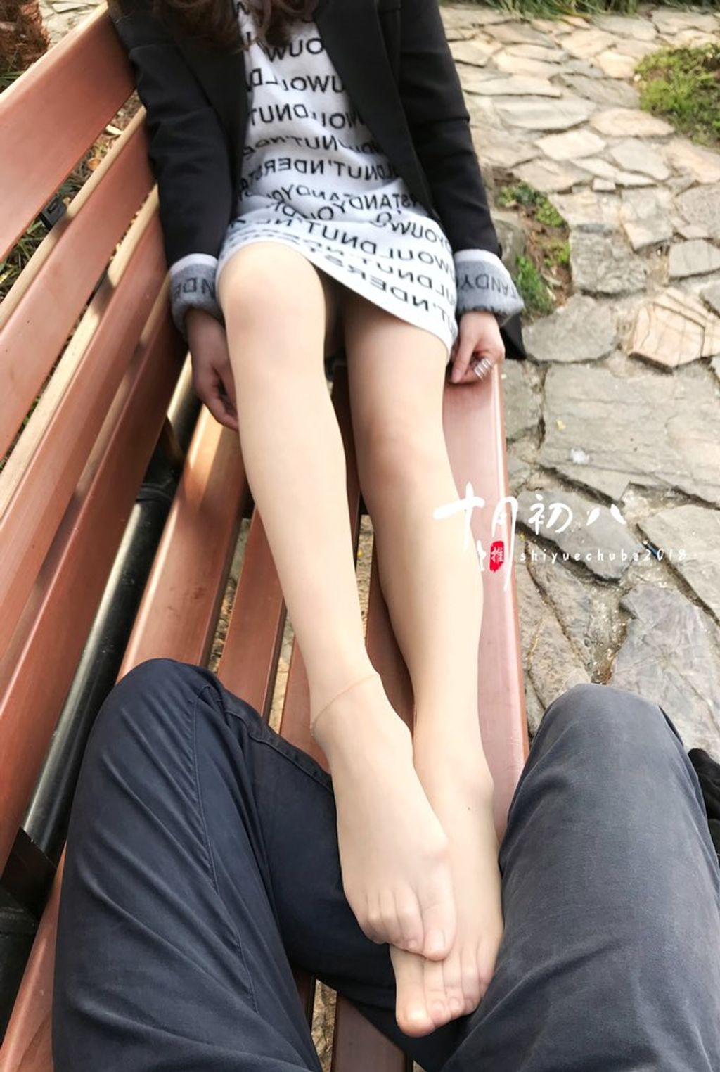 十月初八： 人前露出私拍合集