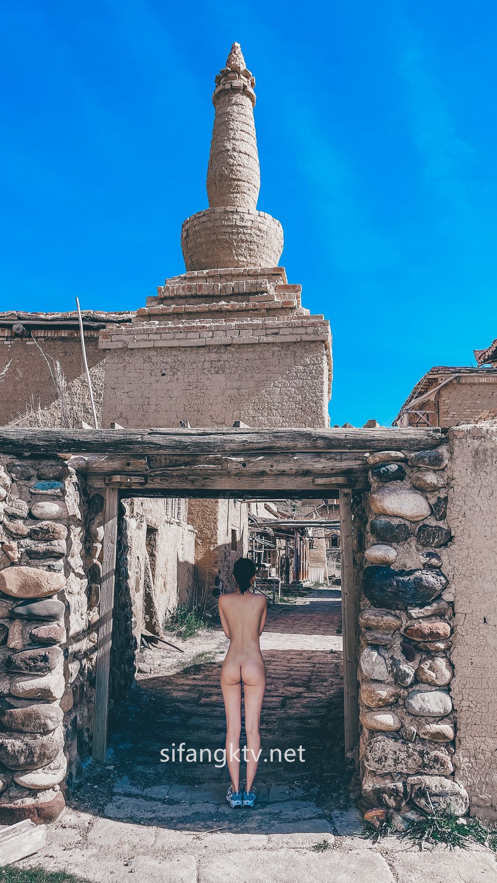 [OtherXXX] 小可爱： 绿帽癖NTR夫妻 旅拍露出