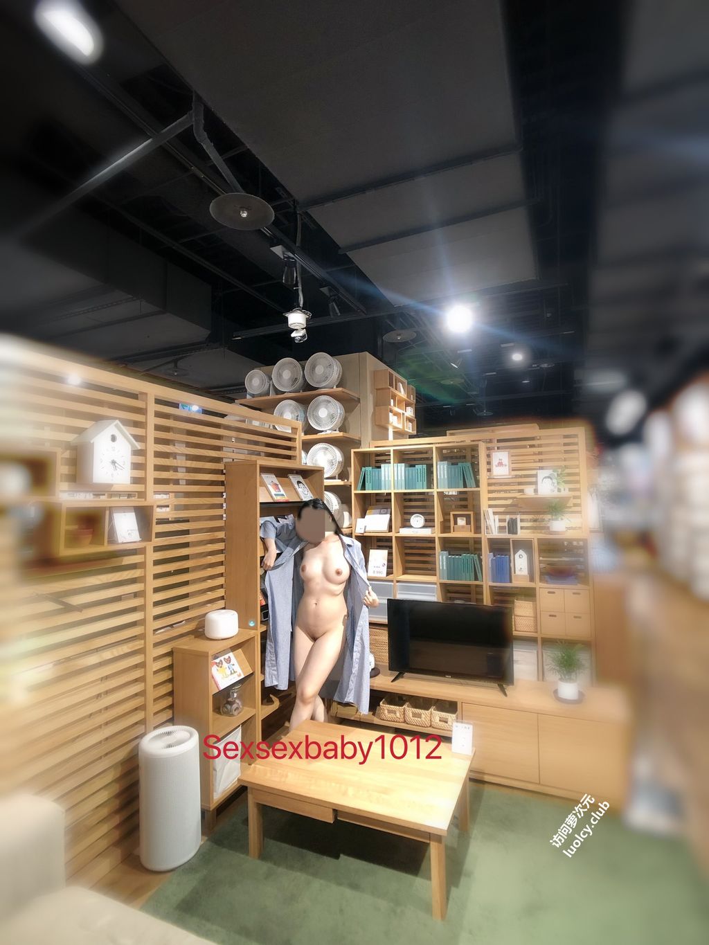 [OtherXXX] 薇安安： 极品福利姬 人前露出福利订阅