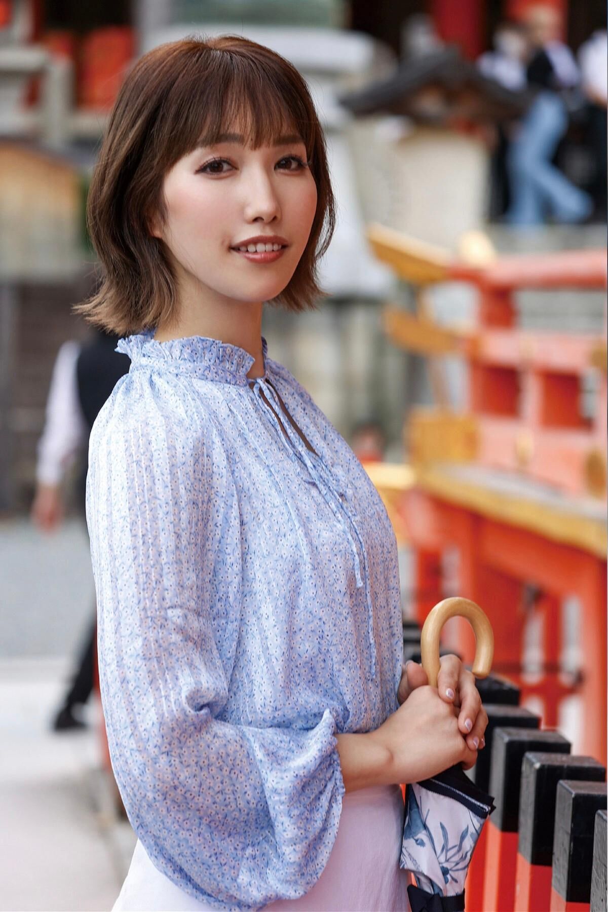 Shiori Tokunaga 徳永しおり - Travel Guide 旅のしおり