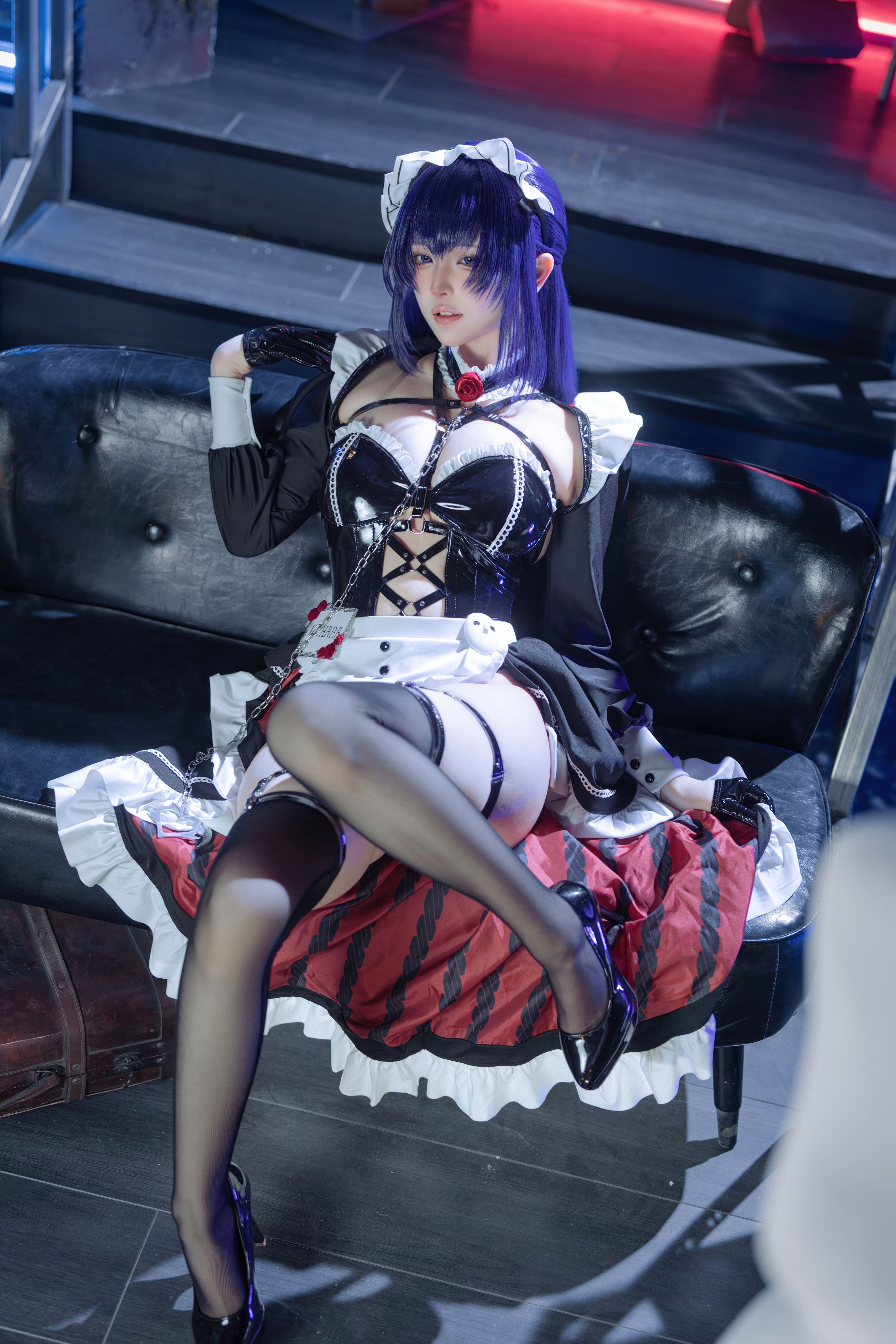 [Cosplay] 屿鱼 Nikke胜利女神 米哈拉·咖啡女仆
