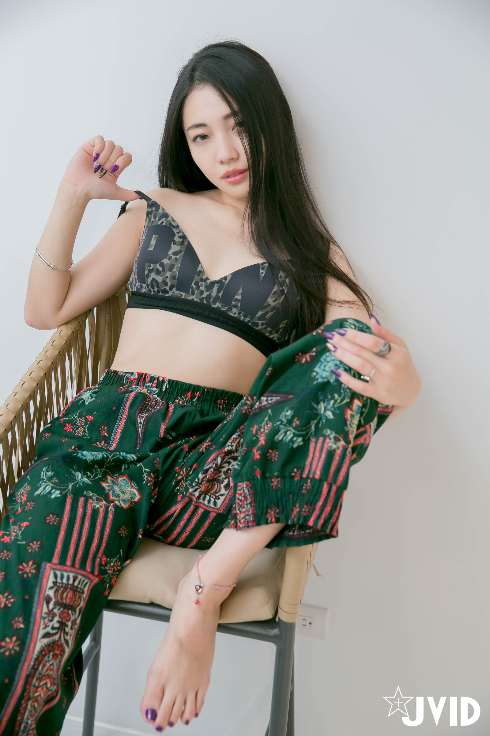 [JVID] 夏暮光 – 私底下穿著就讓人喜歡的性格美女