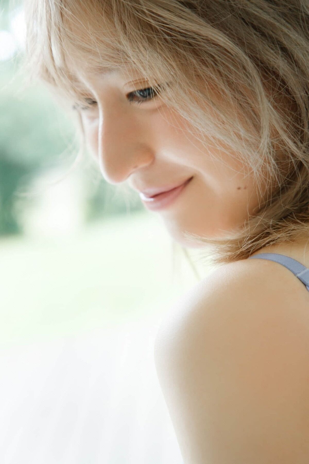 Nozomi Miyabe 宮部のぞみ - FRIDAYデジタル写真集 解放 誘惑の脚線美