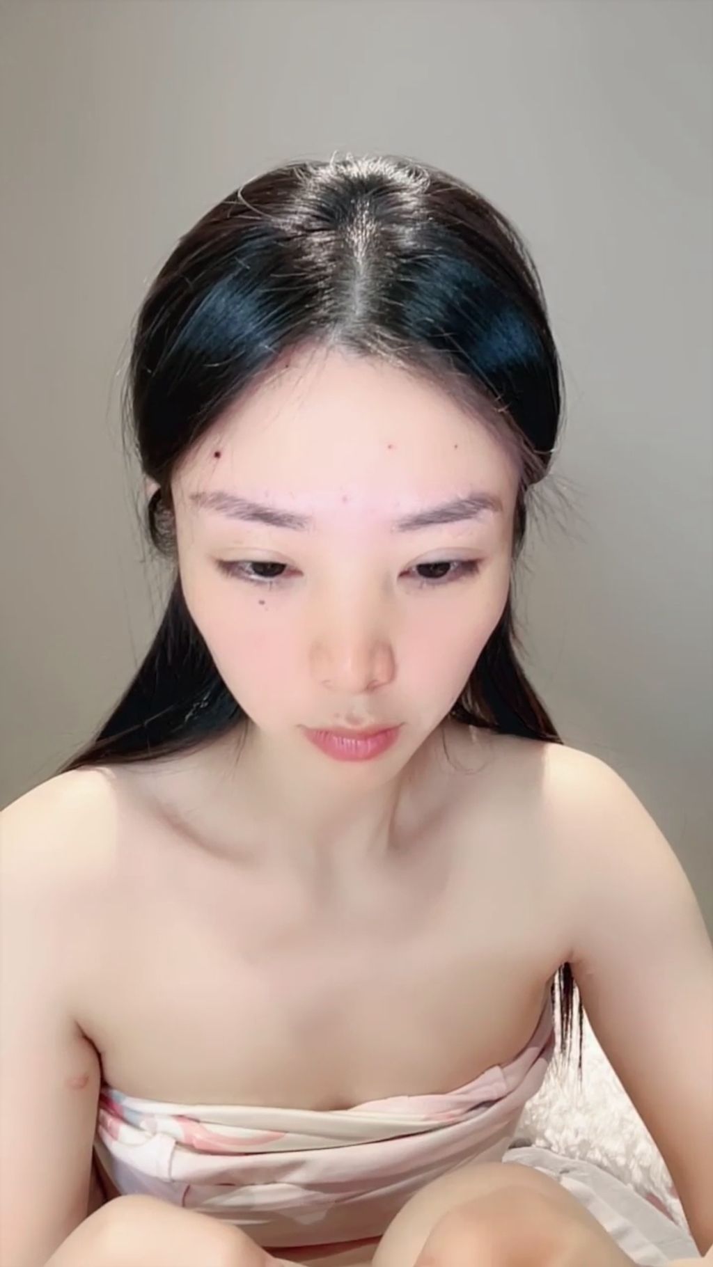 小爱： 舞蹈系气质女神 妖娆热舞 激烈喷水