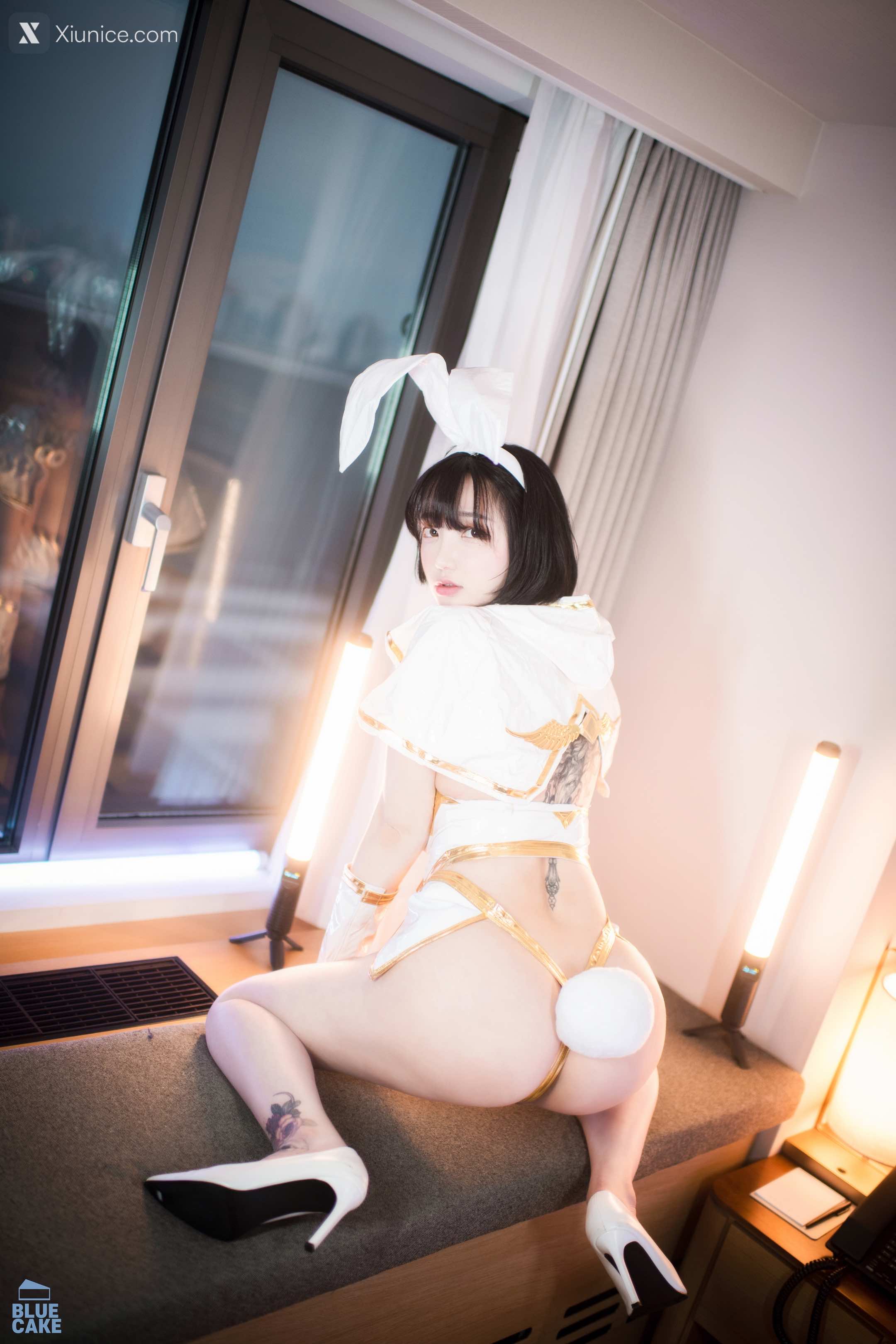 BLUECAKE Son Ye-Eun (손예은) – BunnyLuXXX 4K
