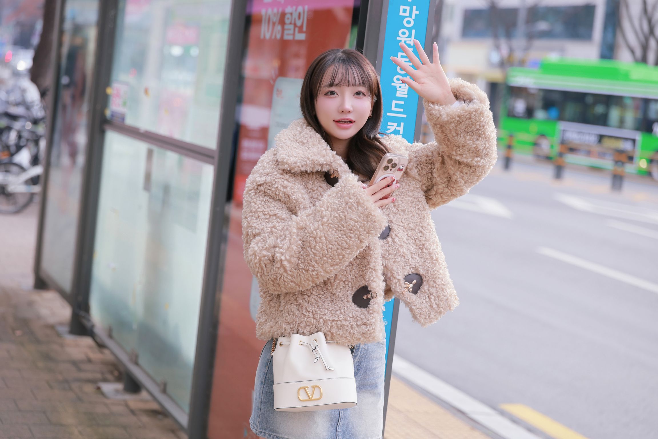 Son Ye-Eun (손예은): 2025 X-Mas Offline 75 Son Ye-Eun (손예은): 2025 X-Mas Offline