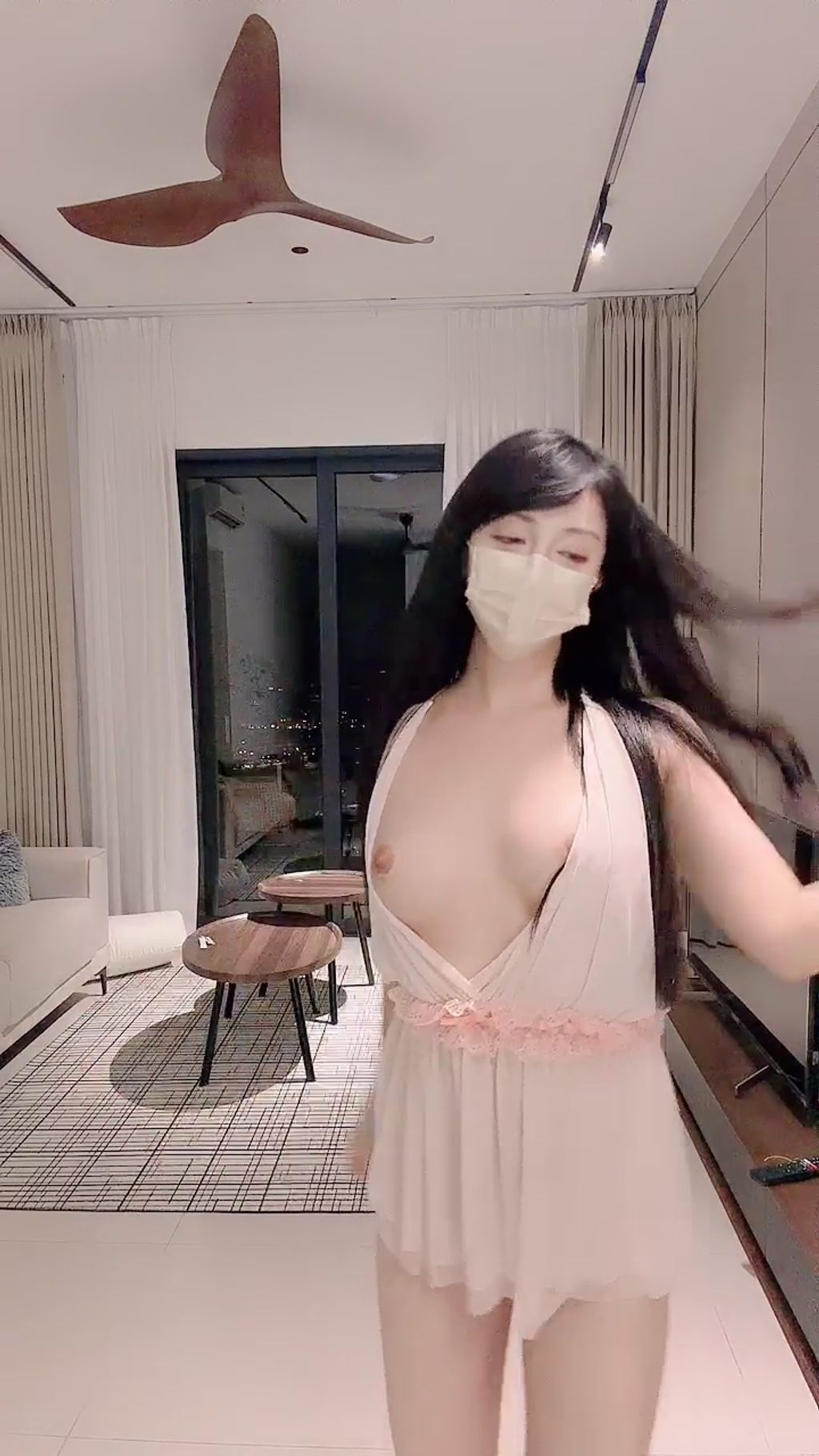 鹅美美： 绿播下海了 超级大美乳 性感热舞