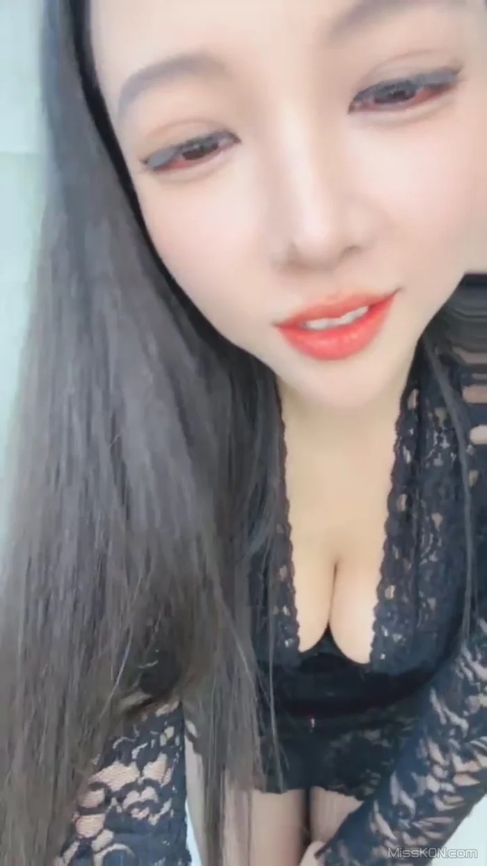 晓白： G乳御姐下海 黑丝高跟诱惑迷人