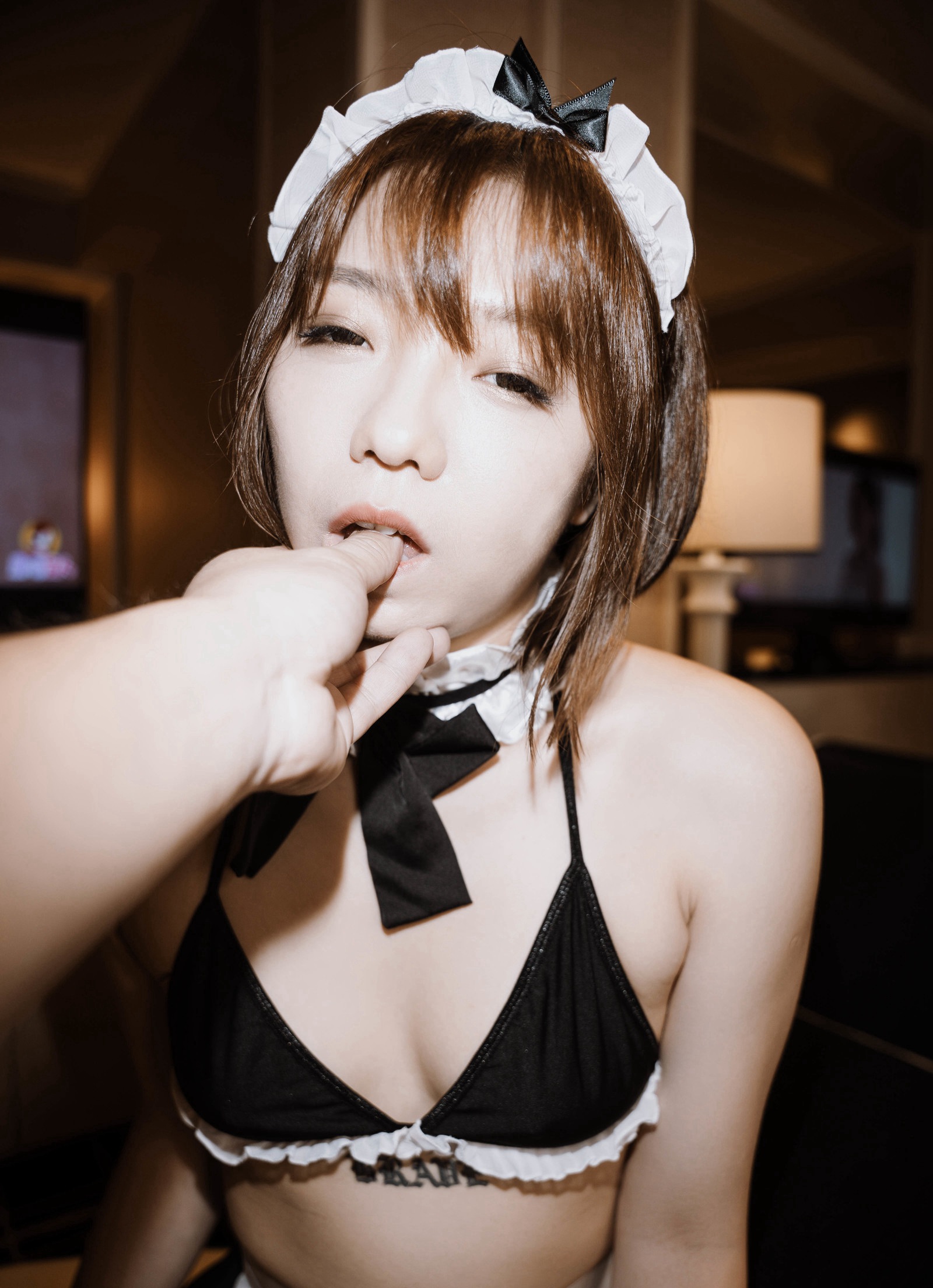 [JVID] 雅捷 – 四點全開性玩物美尻鐘點女僕淫穴爆表
