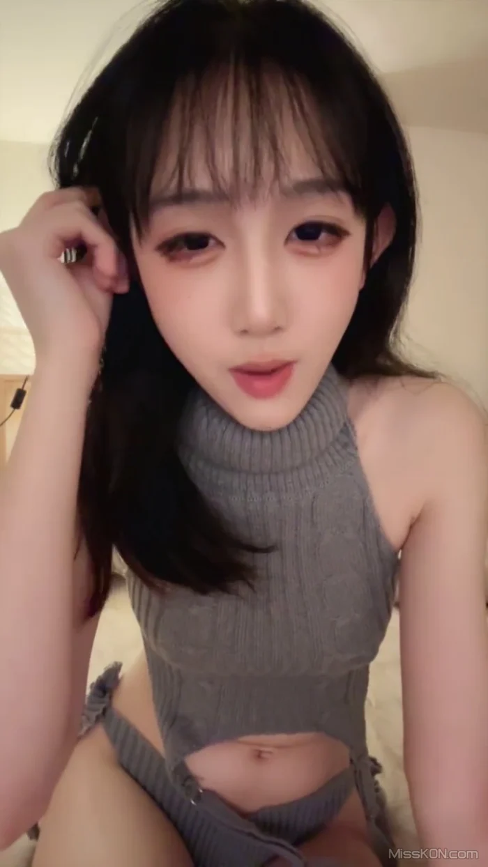 张包包: 最顶级校花 颜值巅峰小美女 20 张包包: 最顶级校花 颜值巅峰小美女