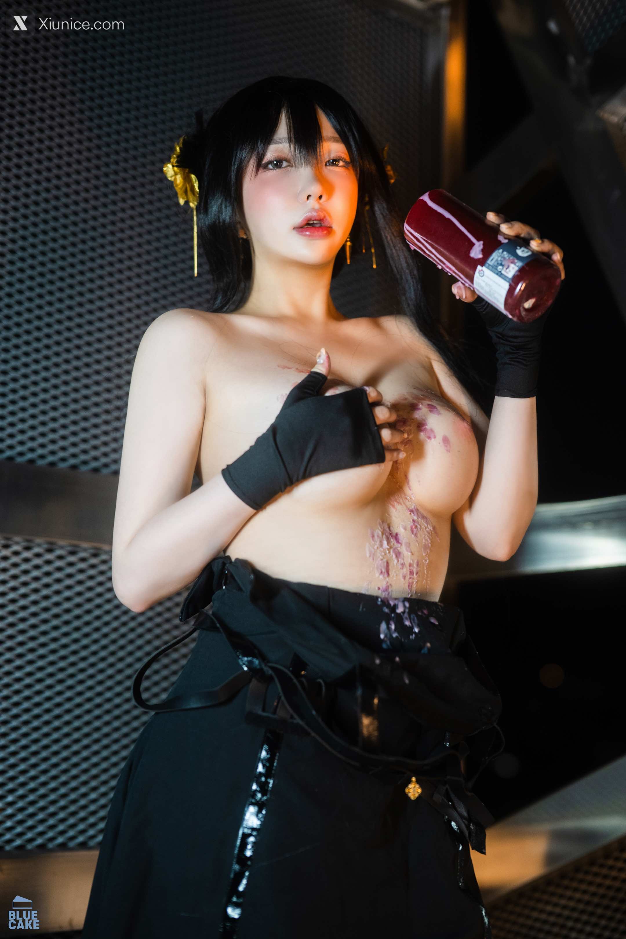 BLUECAKE Son Ye-Eun (손예은) – Black Rose RED+ 4K