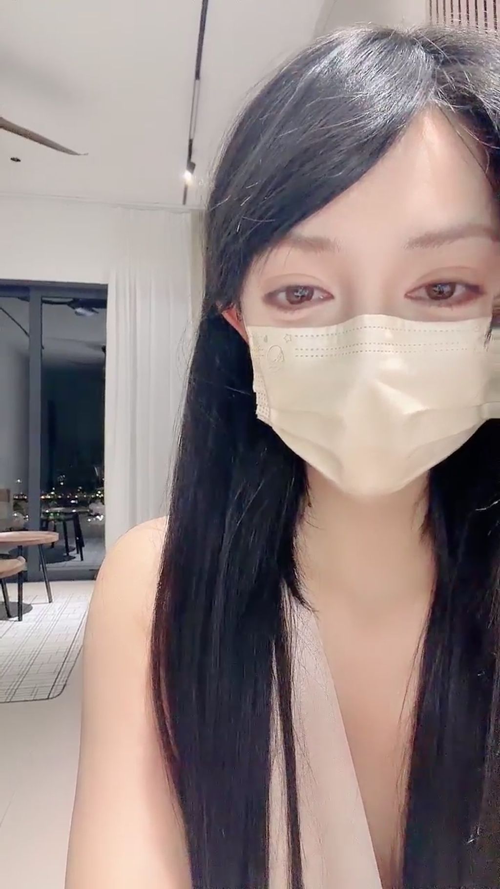 鹅美美： 绿播下海了 超级大美乳 性感热舞