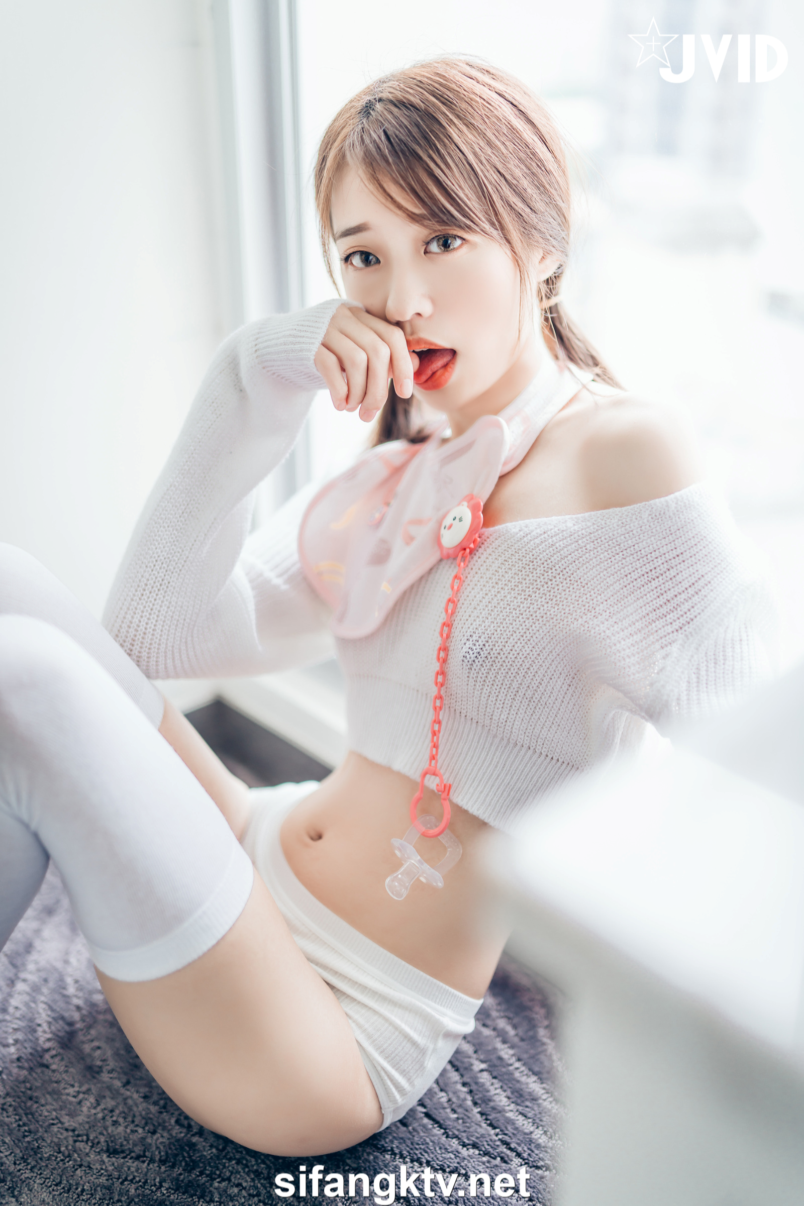 [JVID] 妍妍 Angel – 妍妍小寶寶 來餵她喝奶吧❤️! 還有透絲透點裝 潤滑絲襪💦