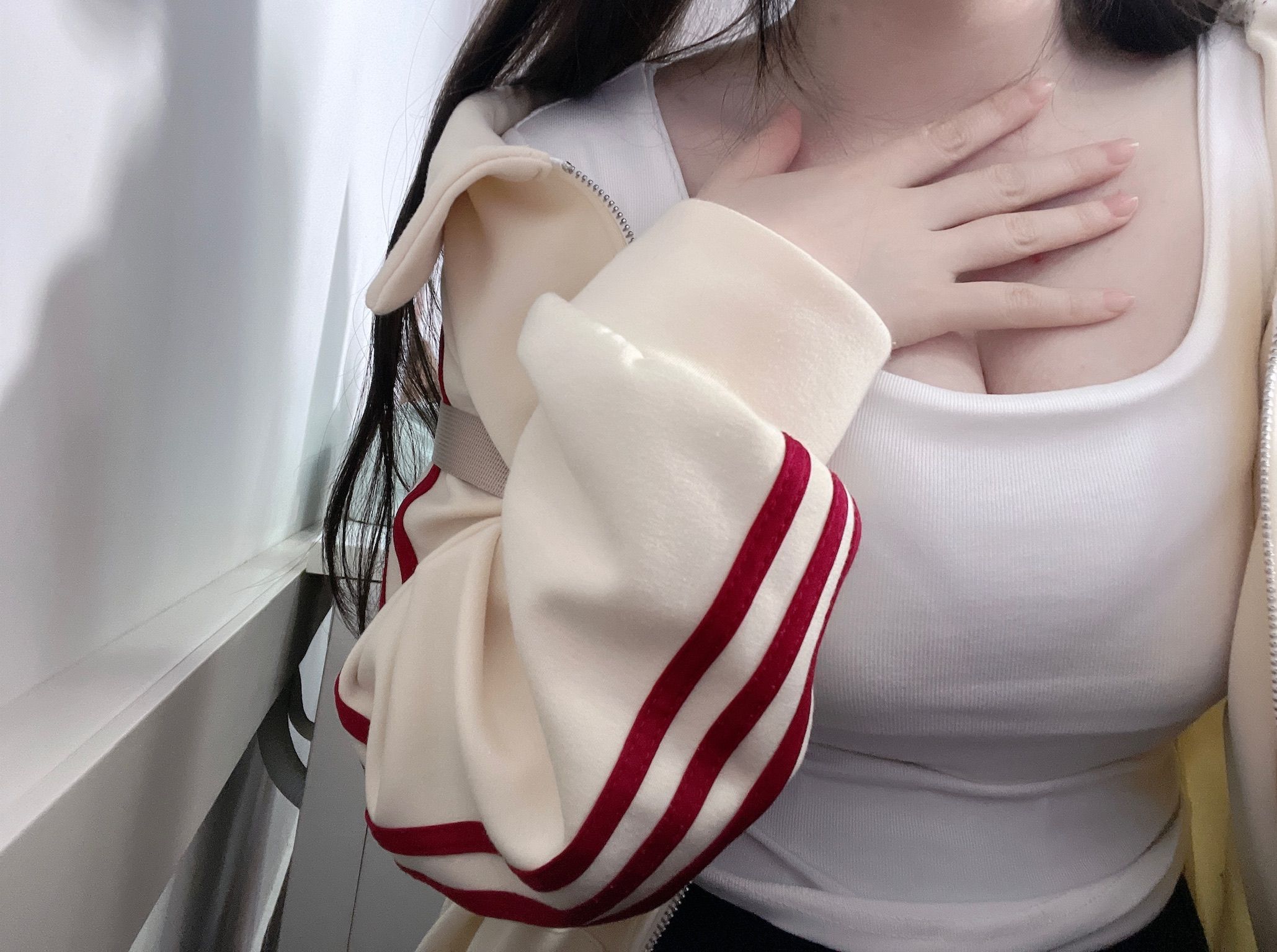 小坦克型女大学： 户外露出 漂亮学生妹私下极度反差 性瘾小母狗