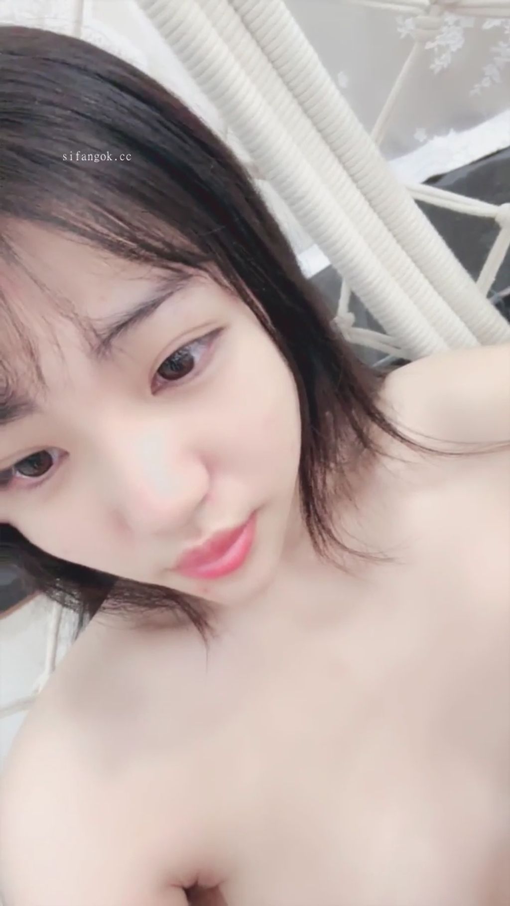 呆呆小乖： 新人尤物校花下海 健身瑜伽 脱光特写