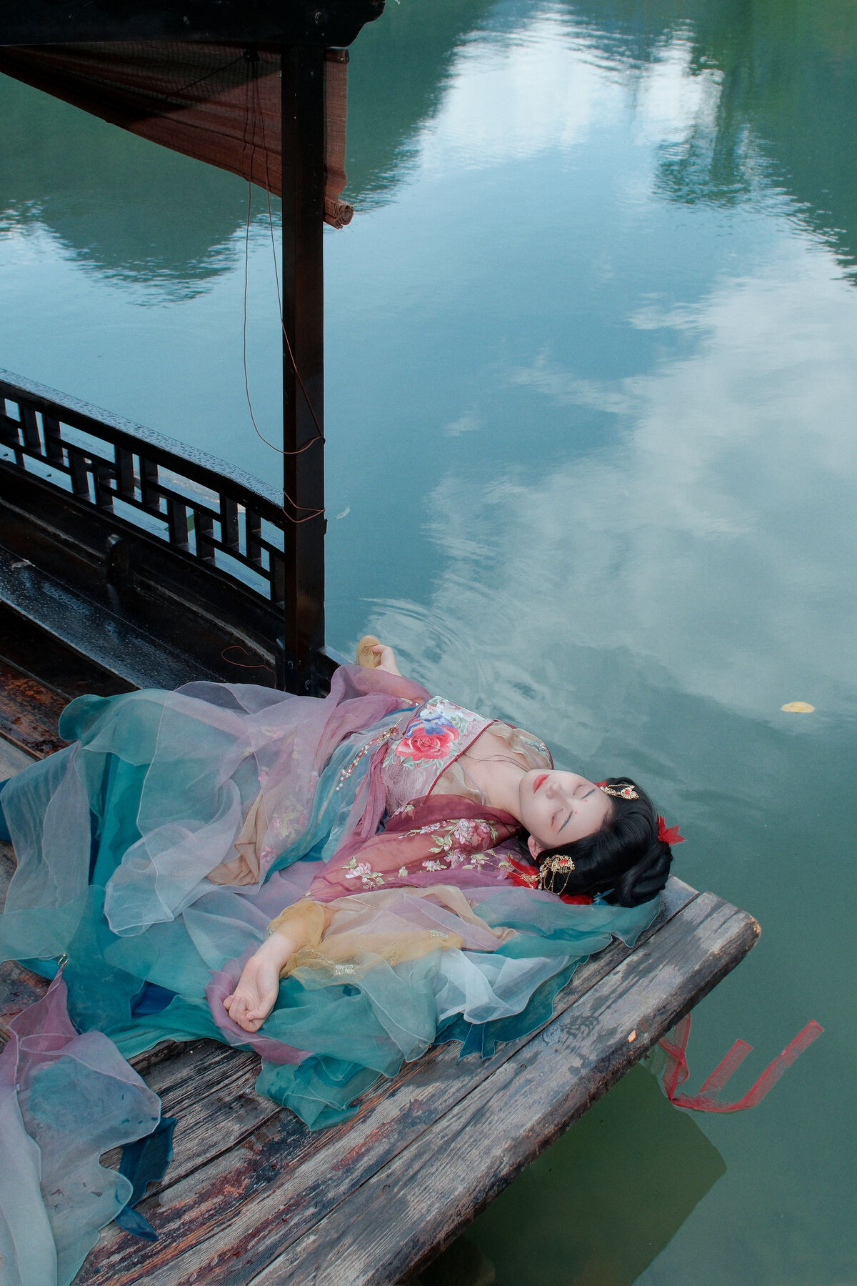 YiTuYu艺图语 Vol.10541 Yi Xin