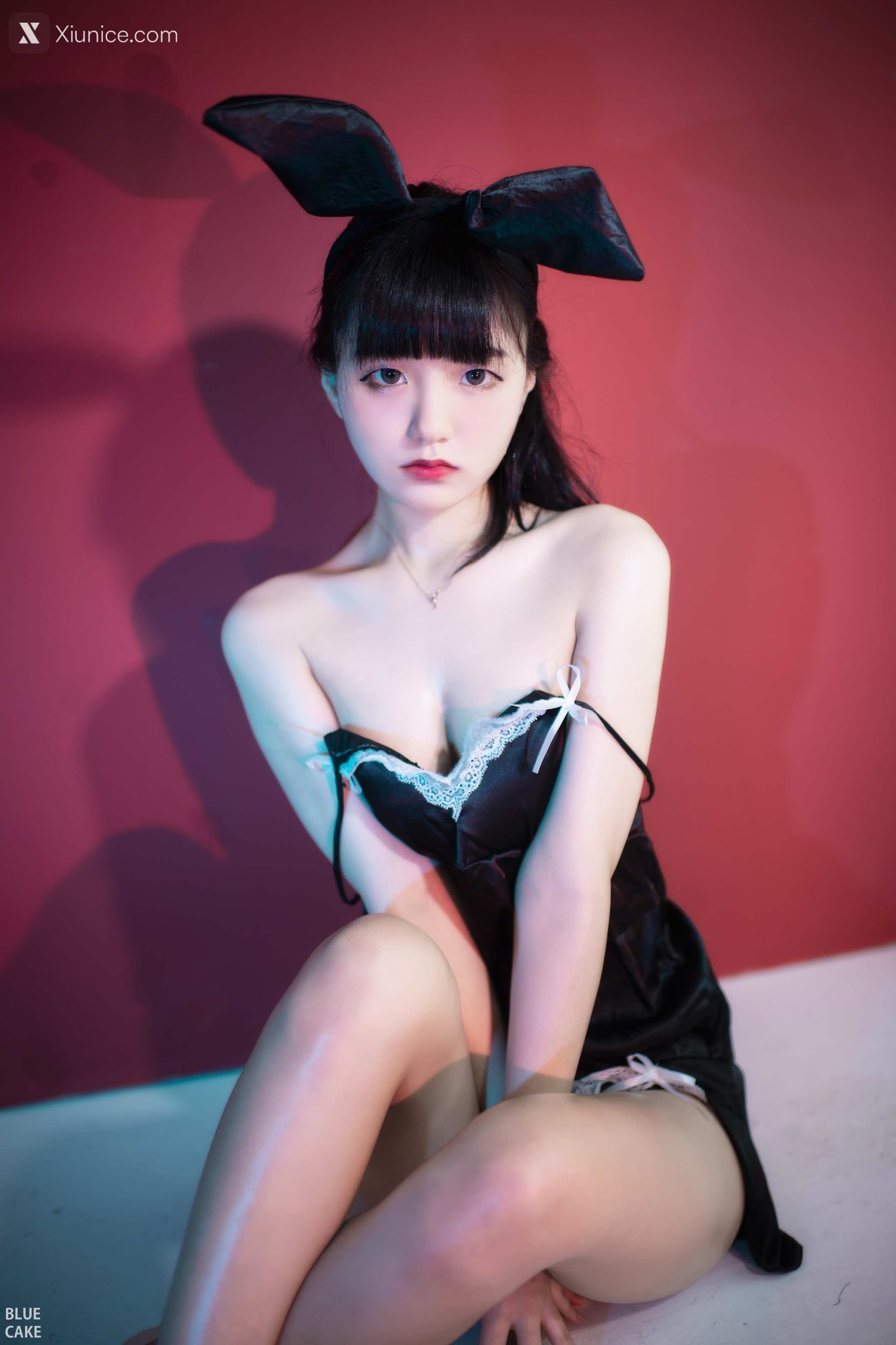 BLUECAKE Jeong Jenny (정제니) – WHITE 4K