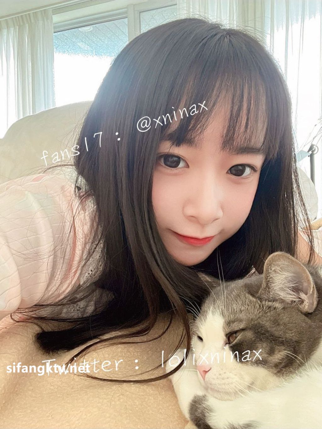 lolixnixax(小只马妮娜): 超级可爱的双马尾福利姬 #01 257 lolixnixax(小只马妮娜): 超级可爱的双马尾福利姬 #01