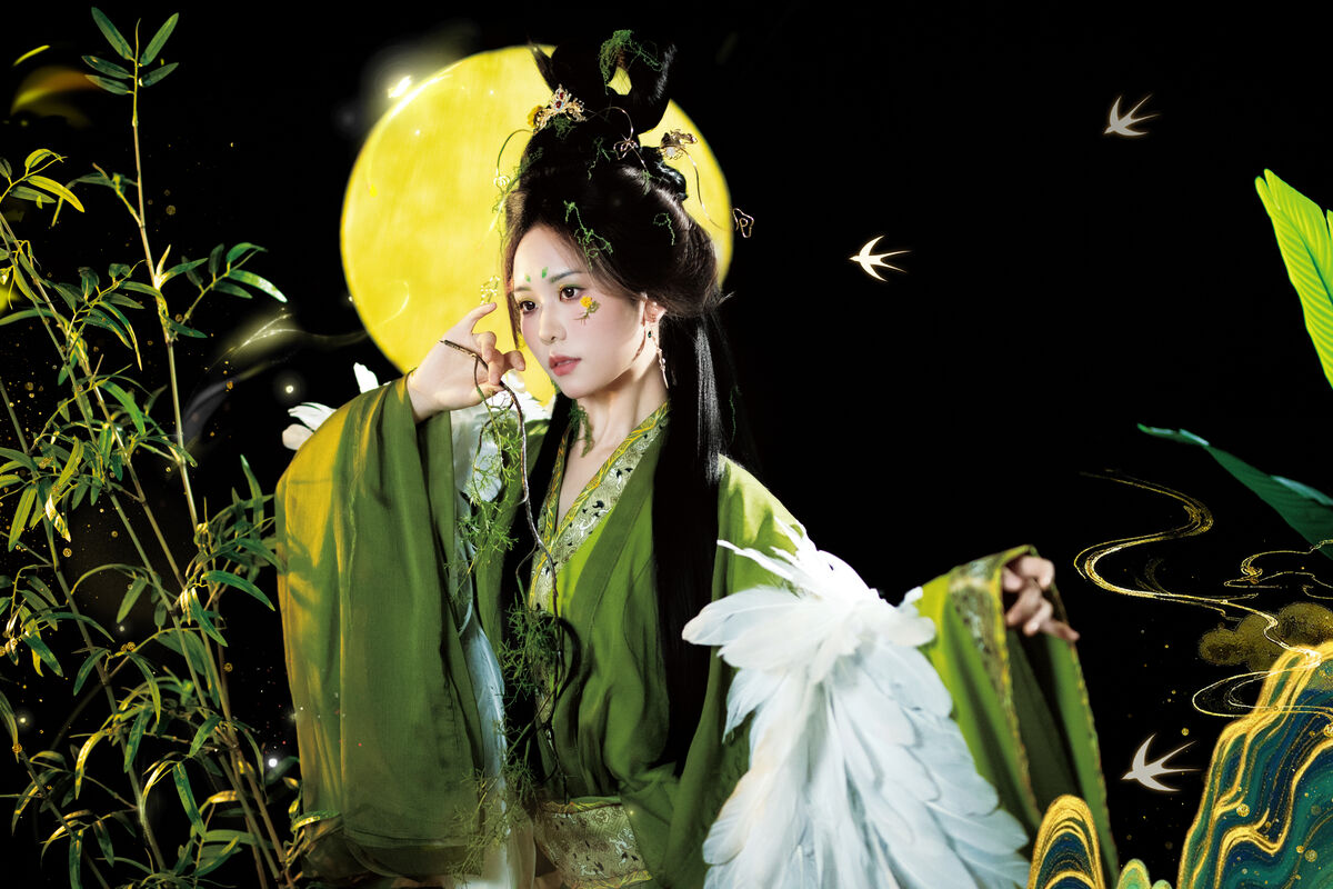 YiTuYu艺图语 Vol.10298 Fei Teng De Mi Zhou