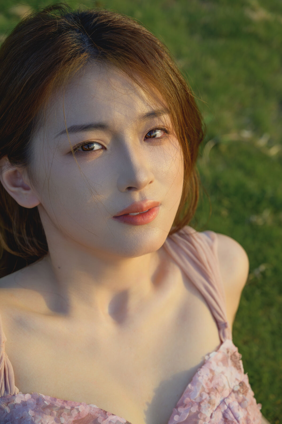 YiTuYu艺图语 Vol.10467 Mei Li De Guang