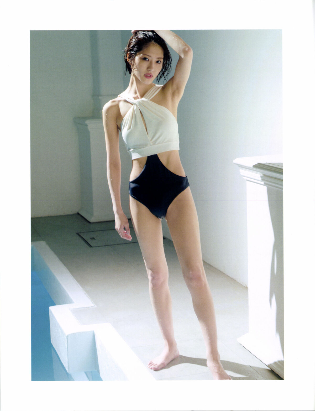 Yumi Wakatsuki 若月佑美 - 写真集 アンド チョコレート