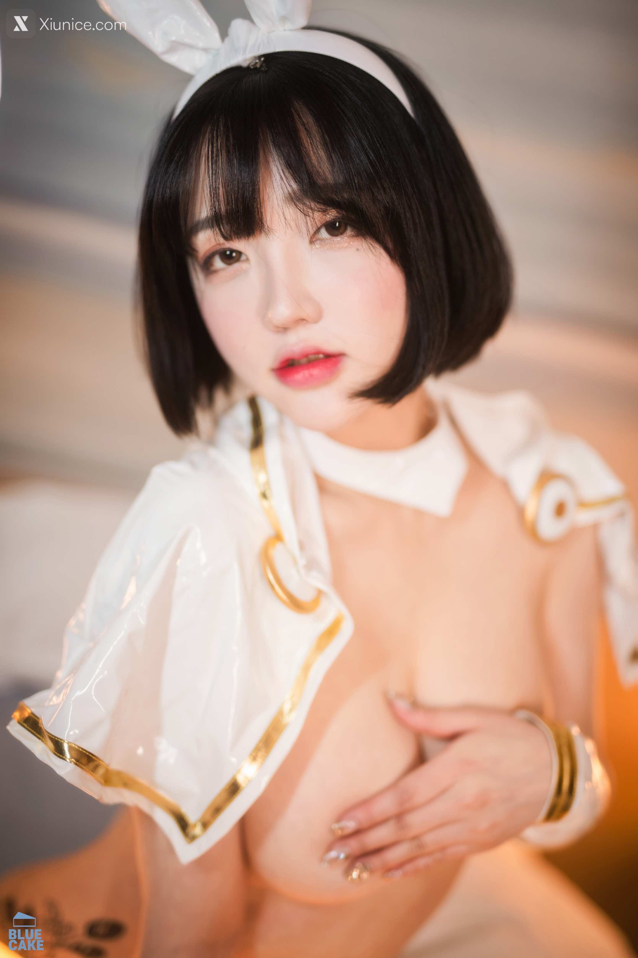 BLUECAKE Son Ye-Eun (손예은) – BunnyLuXXX 4K