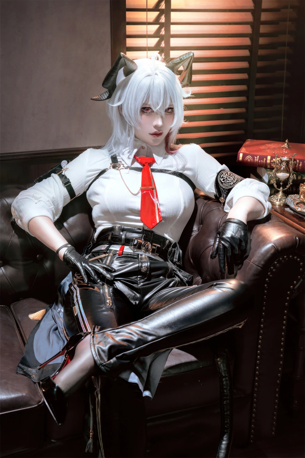 Cosplay 半半子Banbanko – 鸣潮 赞妮