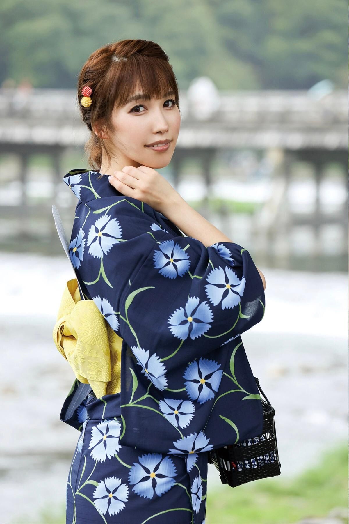Shiori Tokunaga 徳永しおり - Travel Guide 旅のしおり