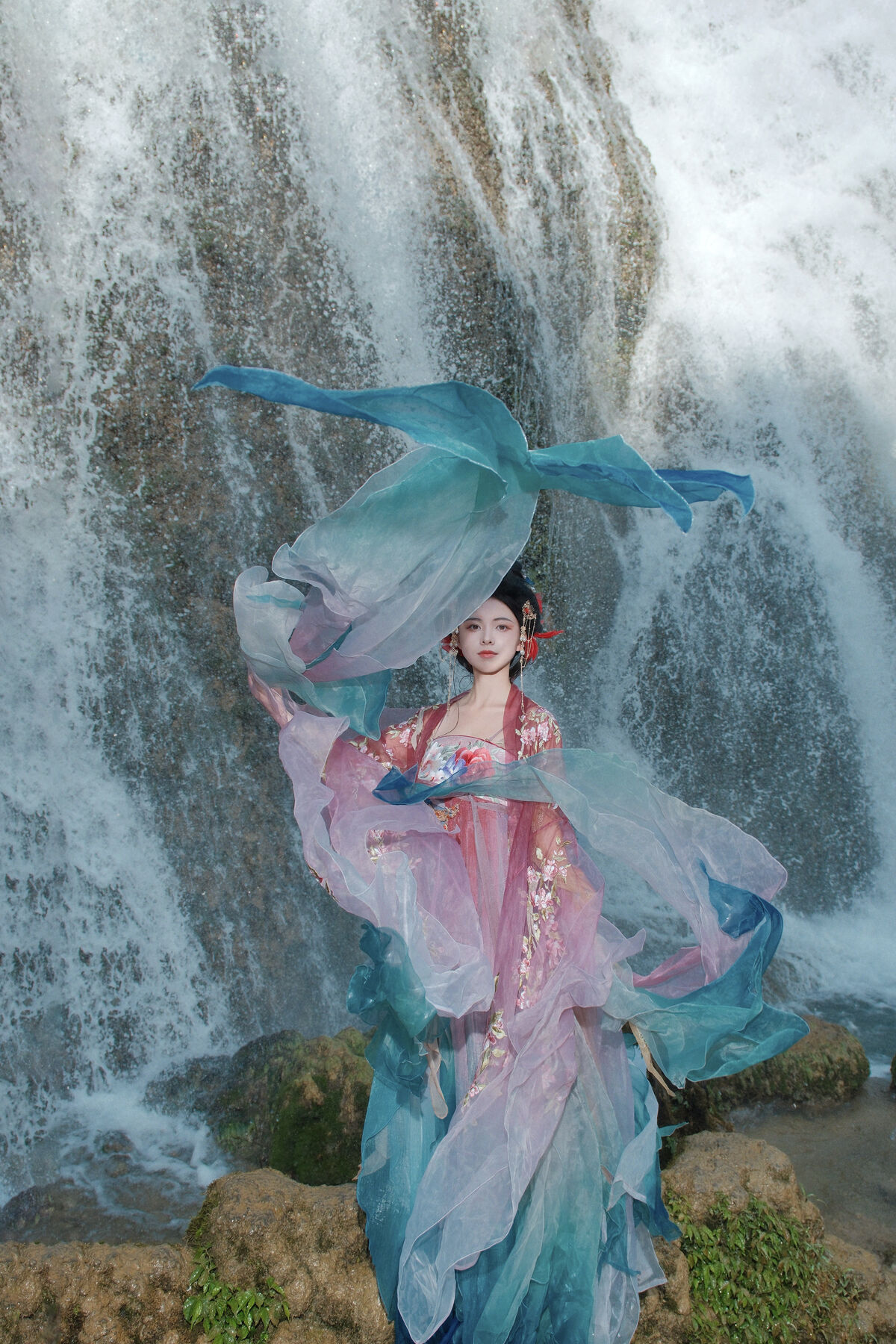 YiTuYu艺图语 Vol.10541 Yi Xin
