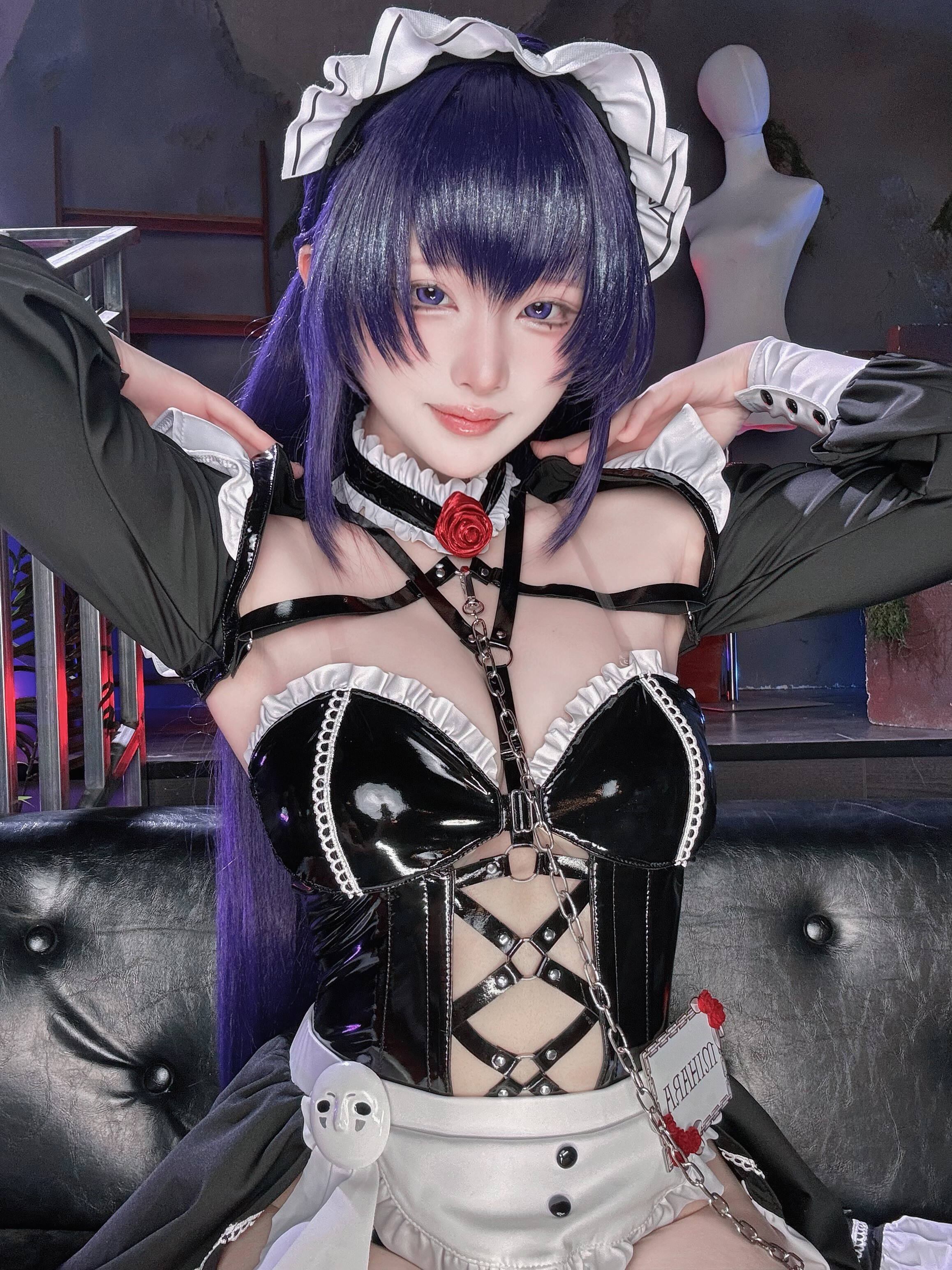 [Cosplay] 屿鱼 Nikke胜利女神 米哈拉·咖啡女仆
