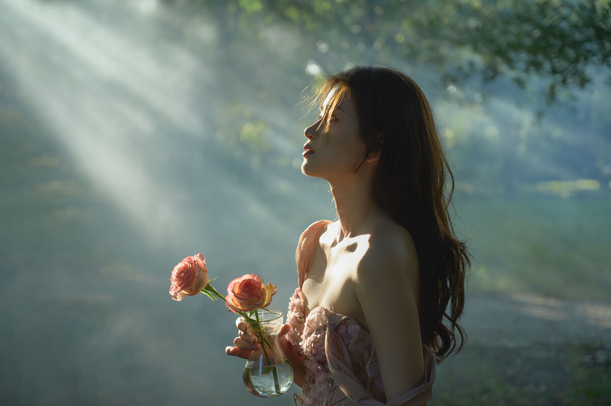 YiTuYu艺图语 Vol.10467 Mei Li De Guang