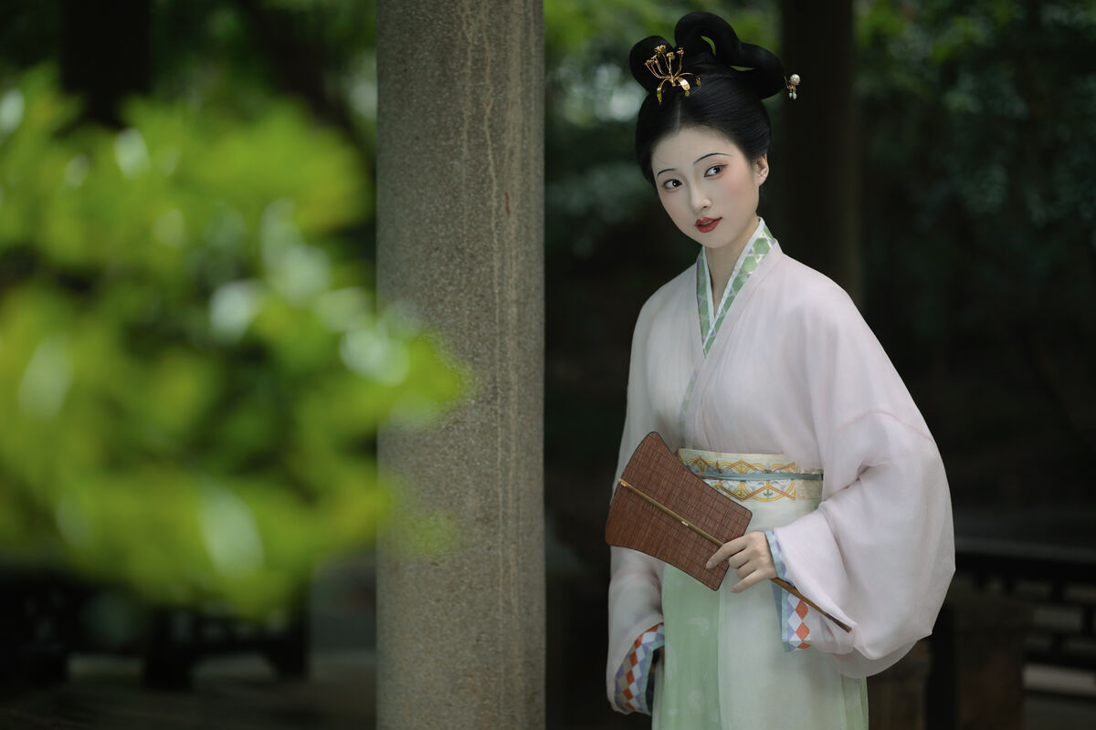 YiTuYu艺图语 Vol.10483 Qi E Rong Rong