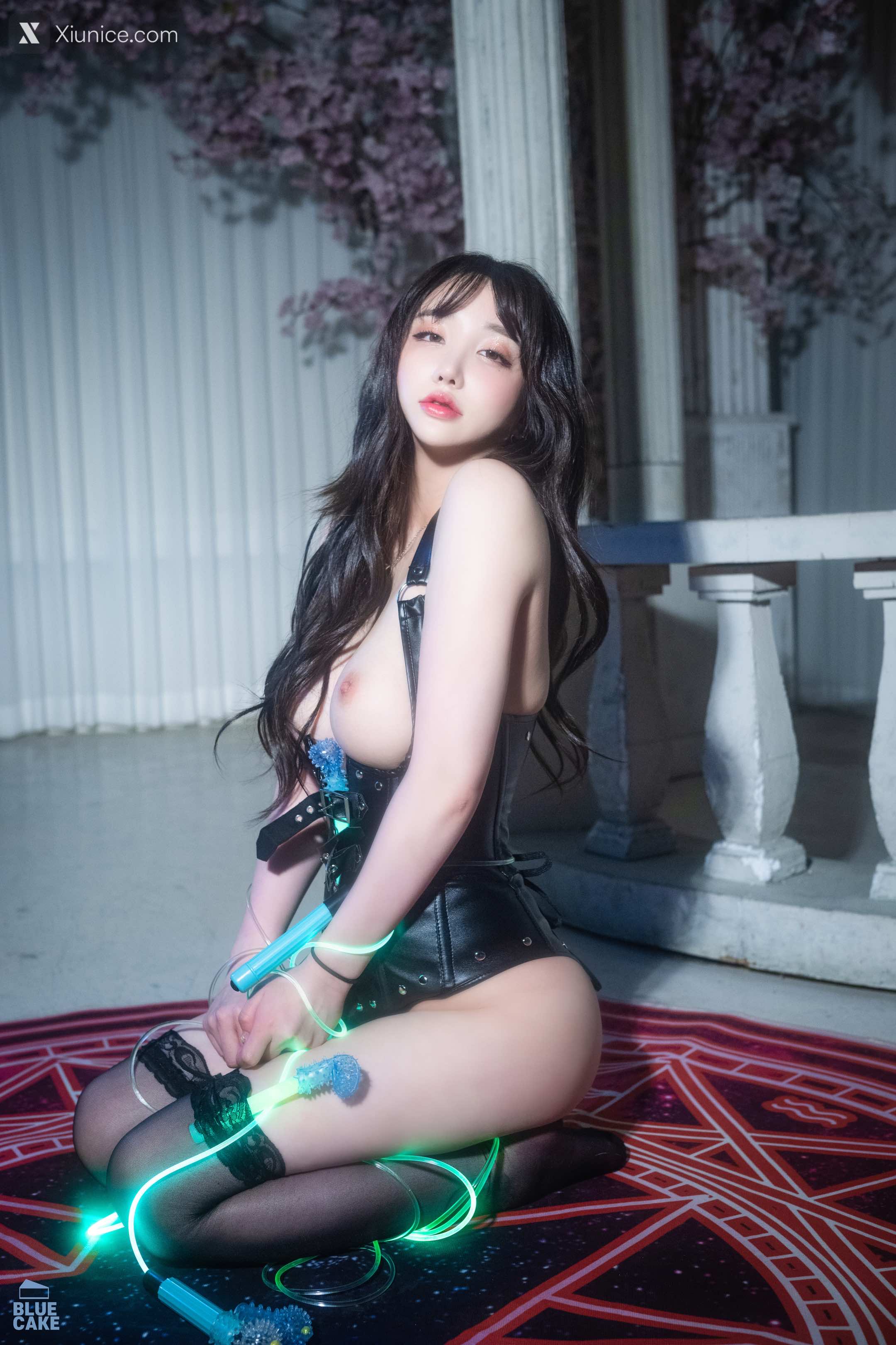 BLUECAKE Son Ye-Eun (손예은) – Tentacle Bukkake 4K
