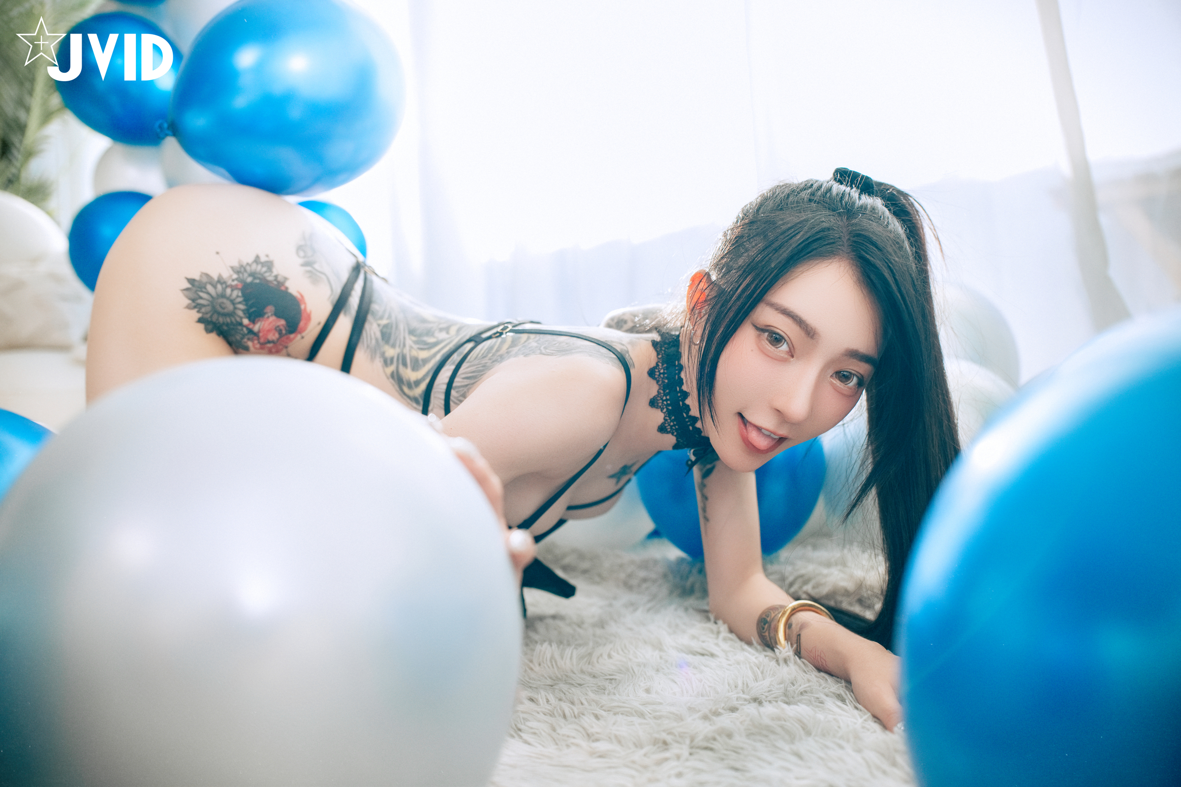[JVID] 飄飄哥 – 【最狂尺度生日特輯／極細丁無膚膠】色色の裸體生日趴－飄飄慶生被脫光光塗抹奶油超細線丁無膚膠擠出誘人駱駝蹄屁股翹高背後位視角超色慾超誘人裸體奶油慶生影片熱映中