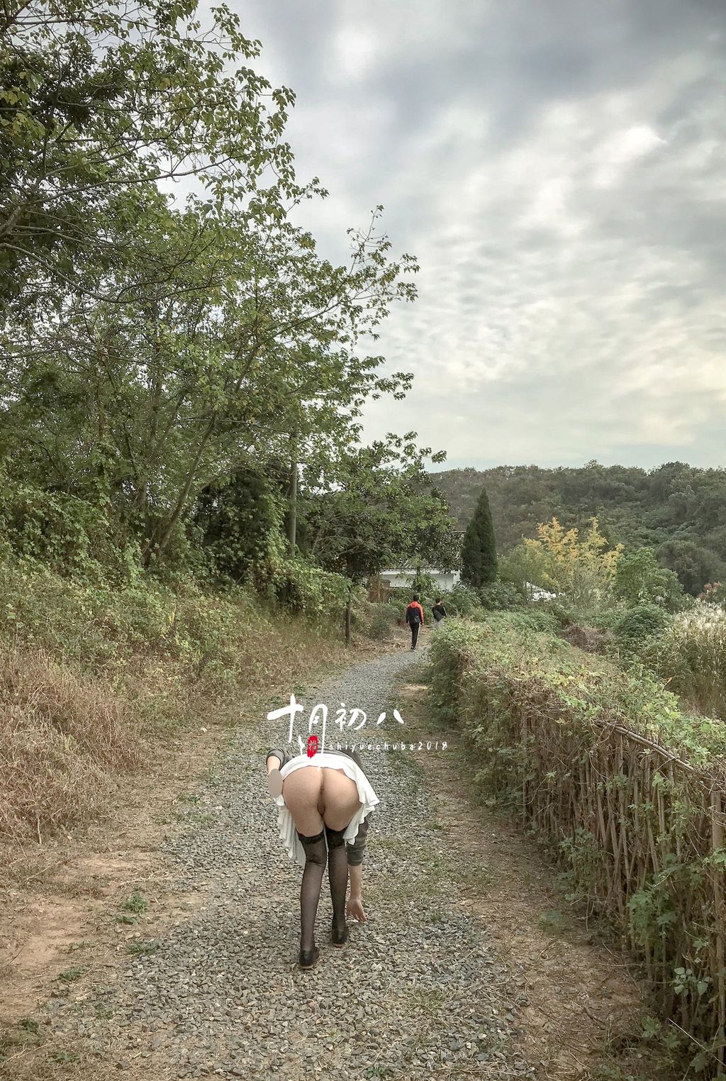 十月初八： 人前露出私拍合集
