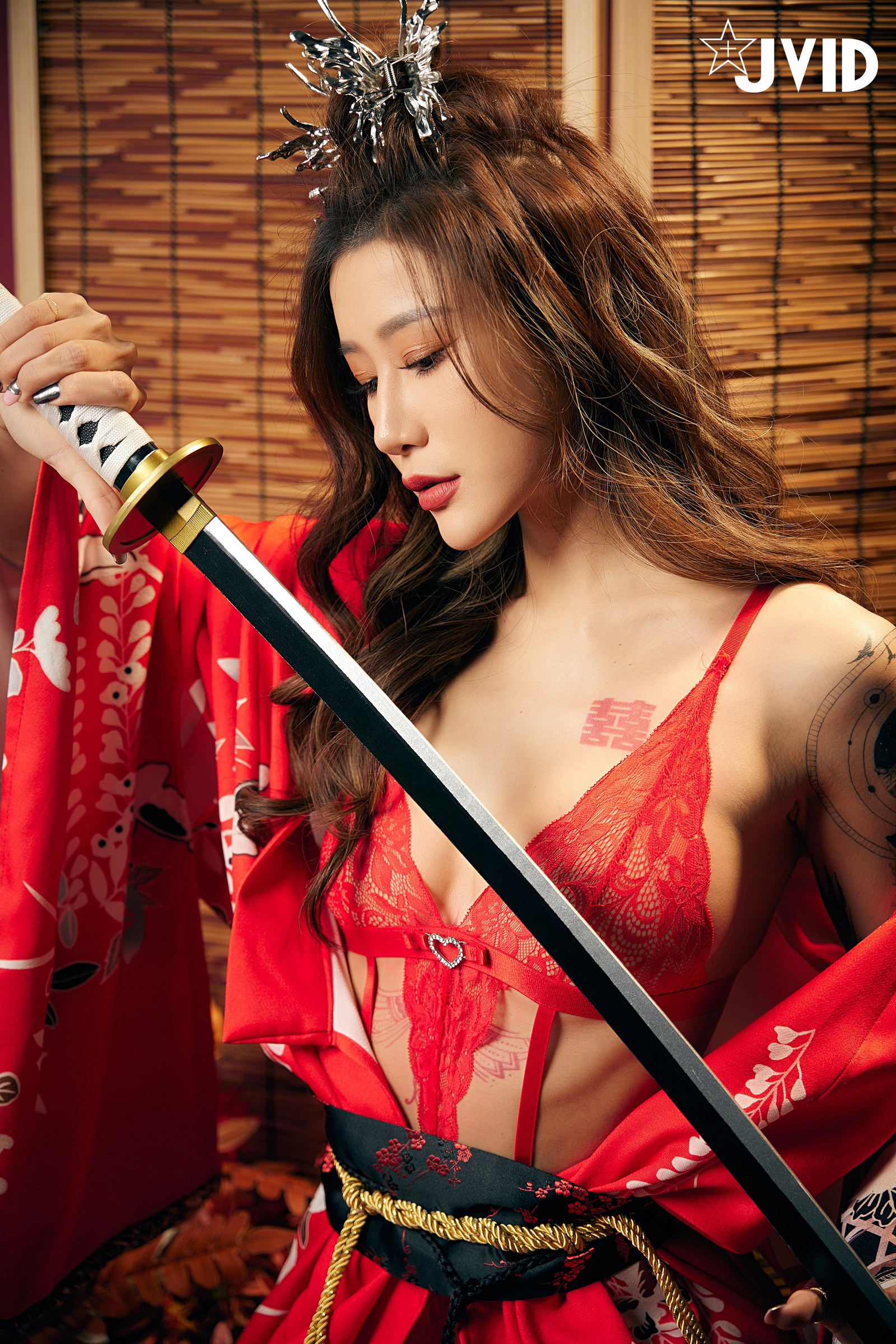 [JVID] Lara 雙囍 – 聖上寵幸首選～傾國傾城囍媚娘 婀娜多姿 酥胸外露