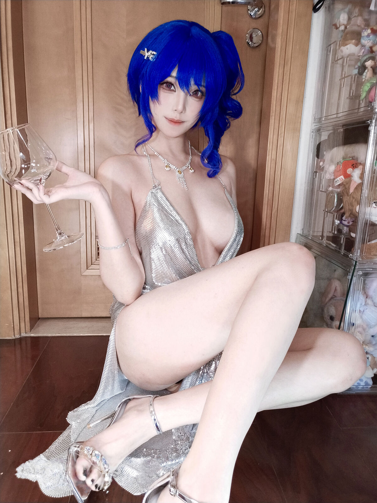 Coser@蜜汁猫裘 – 碧蓝航线 圣路易斯礼服自拍