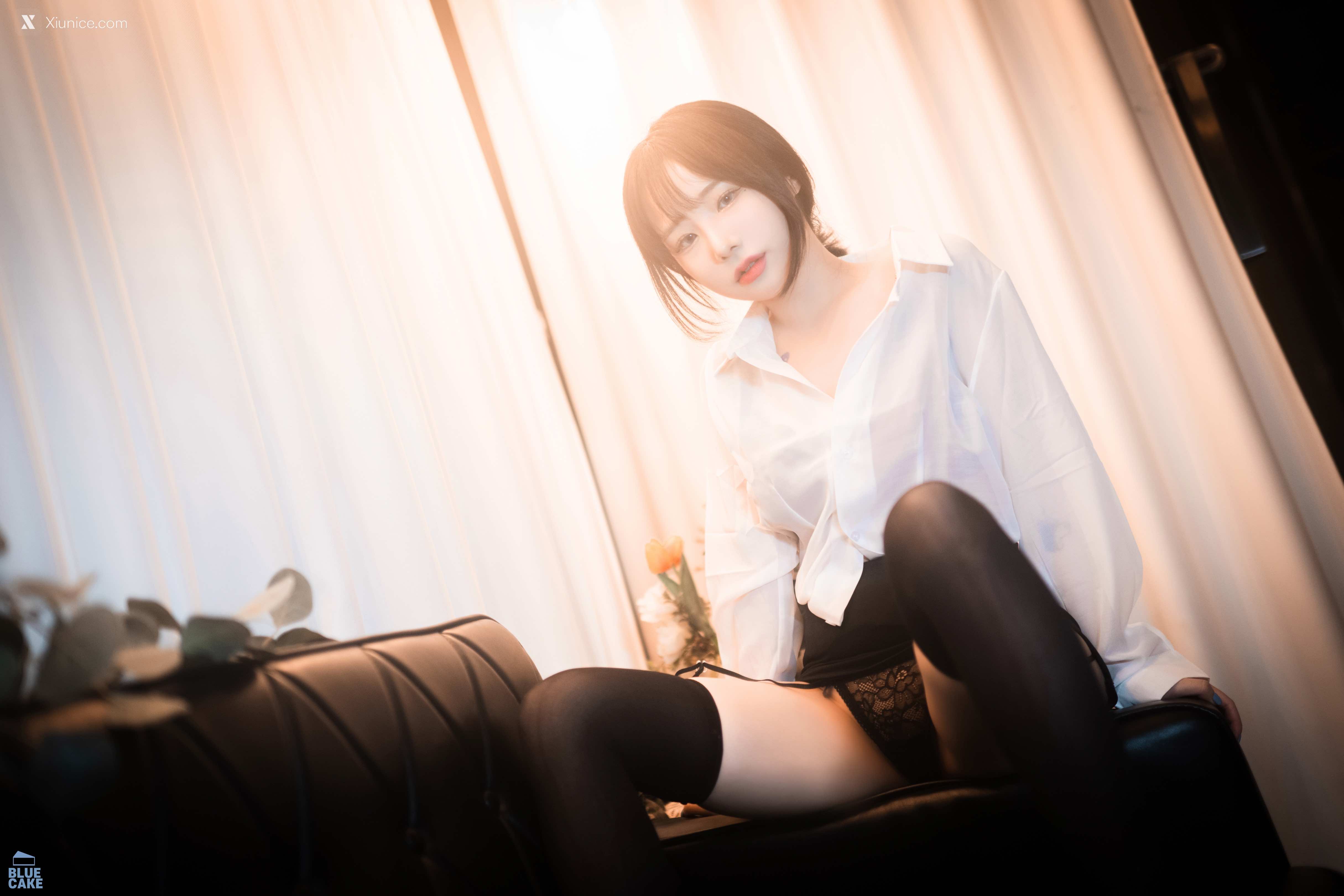 BLUECAKE Yeji (예지) – Cat Play 4K