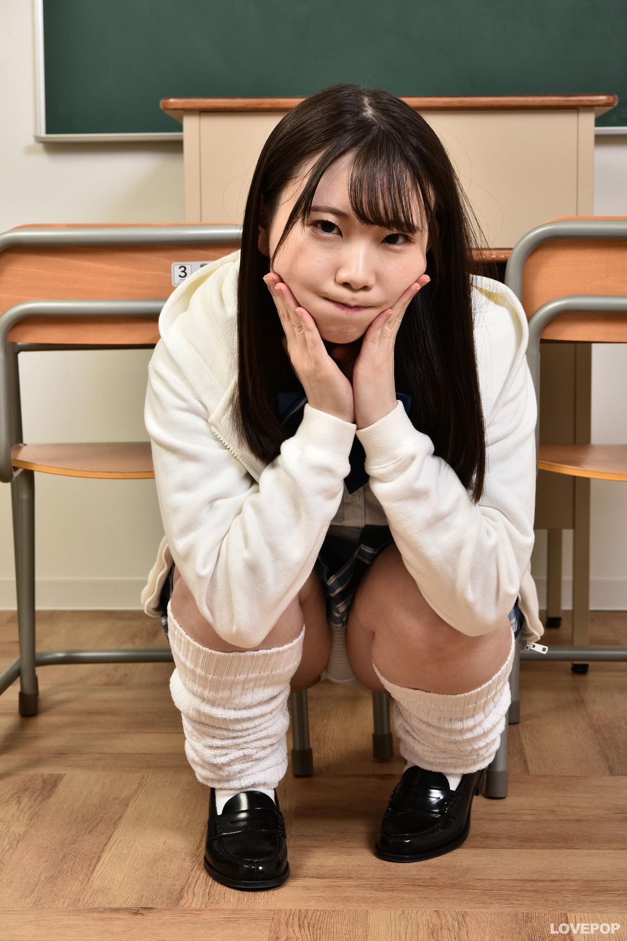 [Lovepop] Kozue Fujita 藤田こずえ - No.L-0690 Photoset #008 School Uniform (Hoodie)