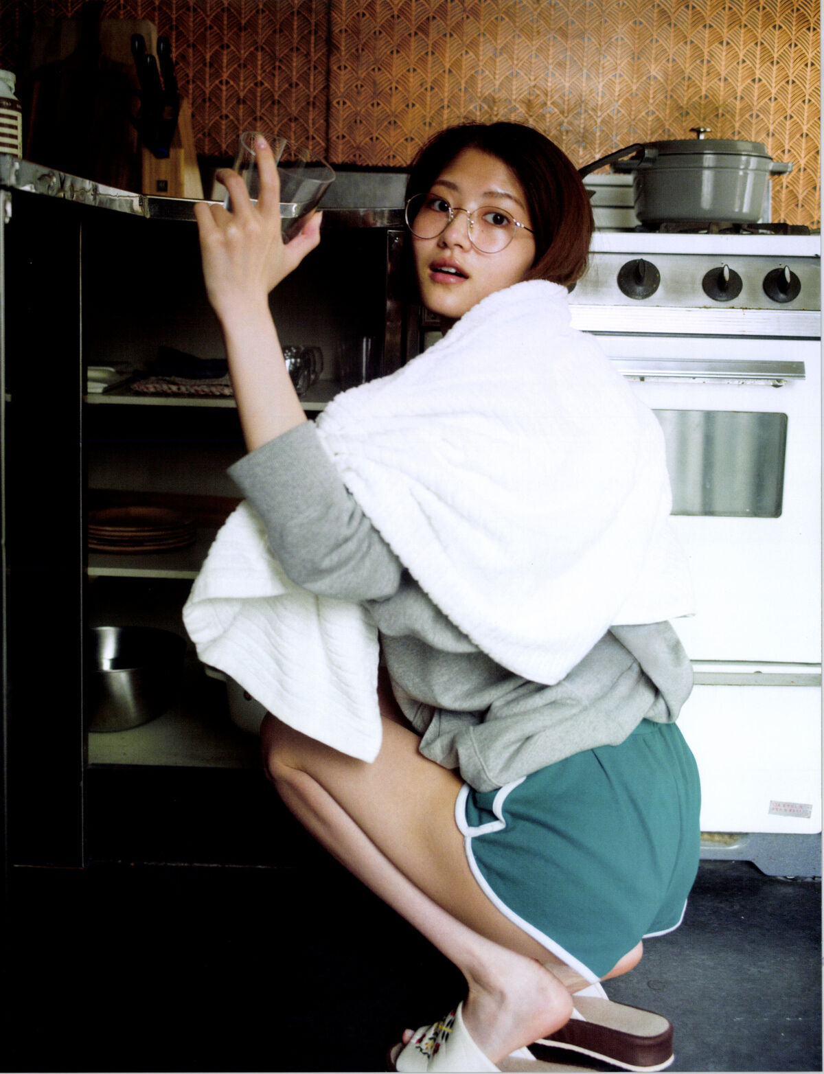 Yumi Wakatsuki 若月佑美 - 写真集 アンド チョコレート